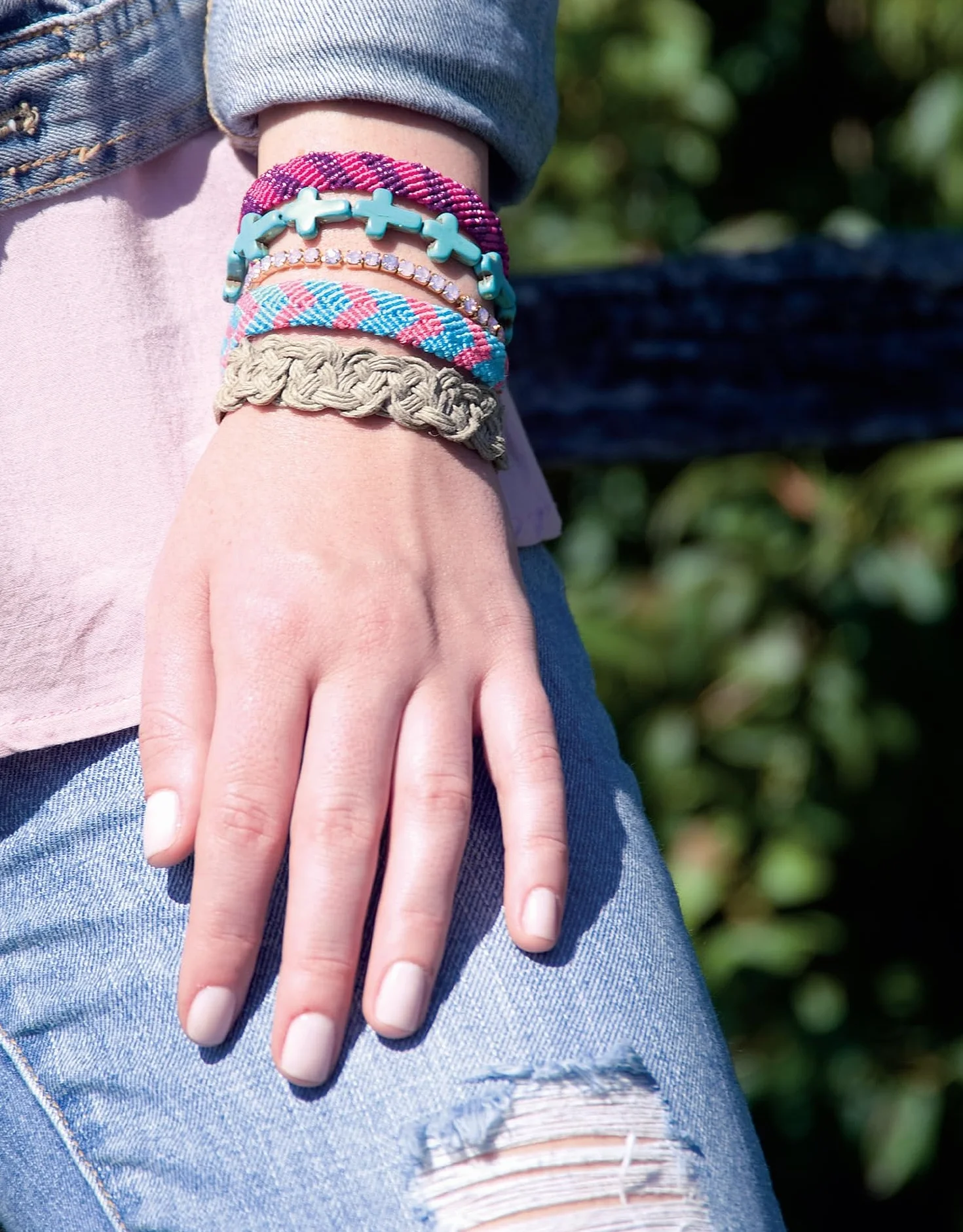Friendship Bracelets All Grown Up: Hemp, Floss, and Other Boho Chic Designs to Make