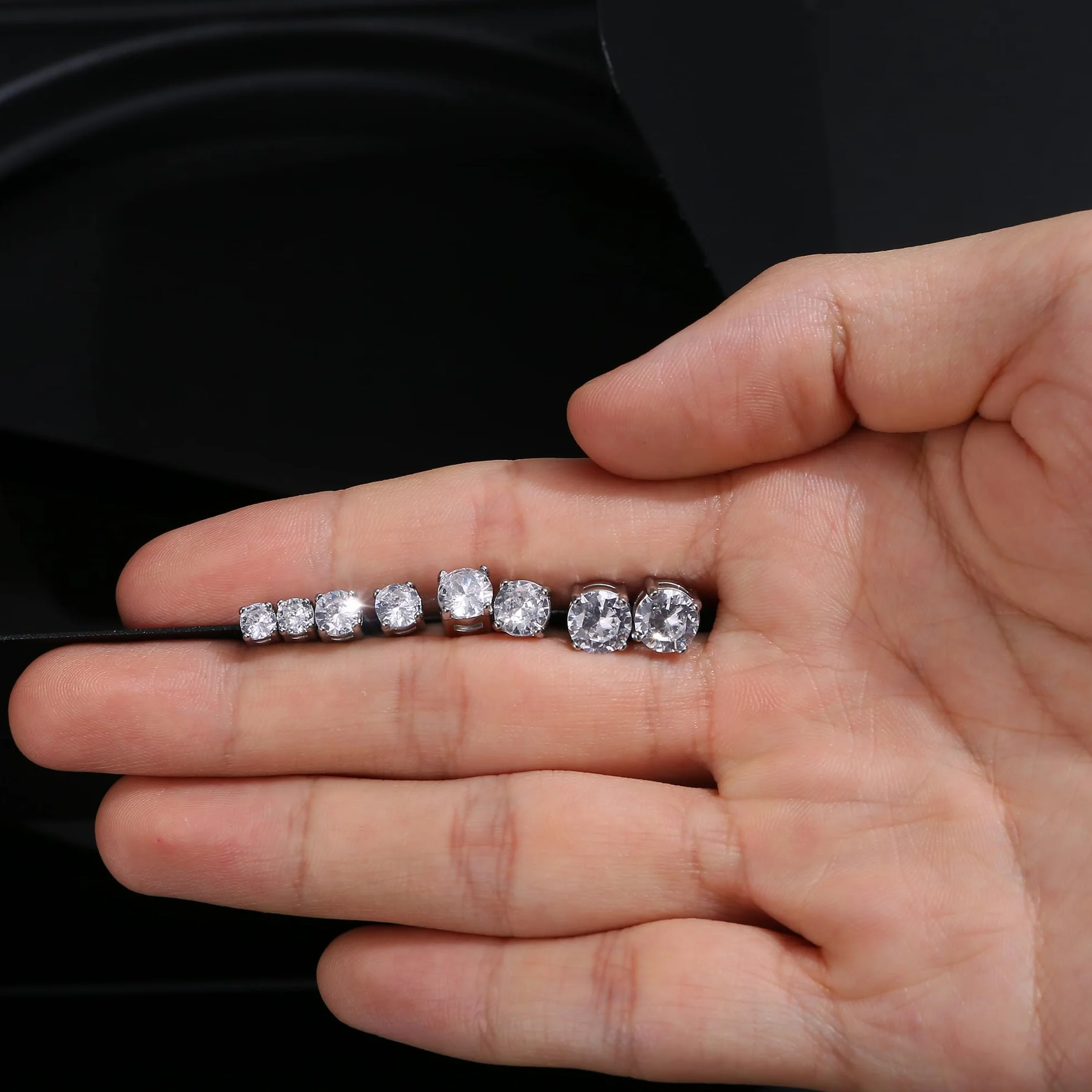 YADOCA 4 pary magnetycznych kolczyków ze stali nierdzewnej dla mężczyzn i kobiet bez piercingu. Klips do uszu cyrkonia 4-7 mm