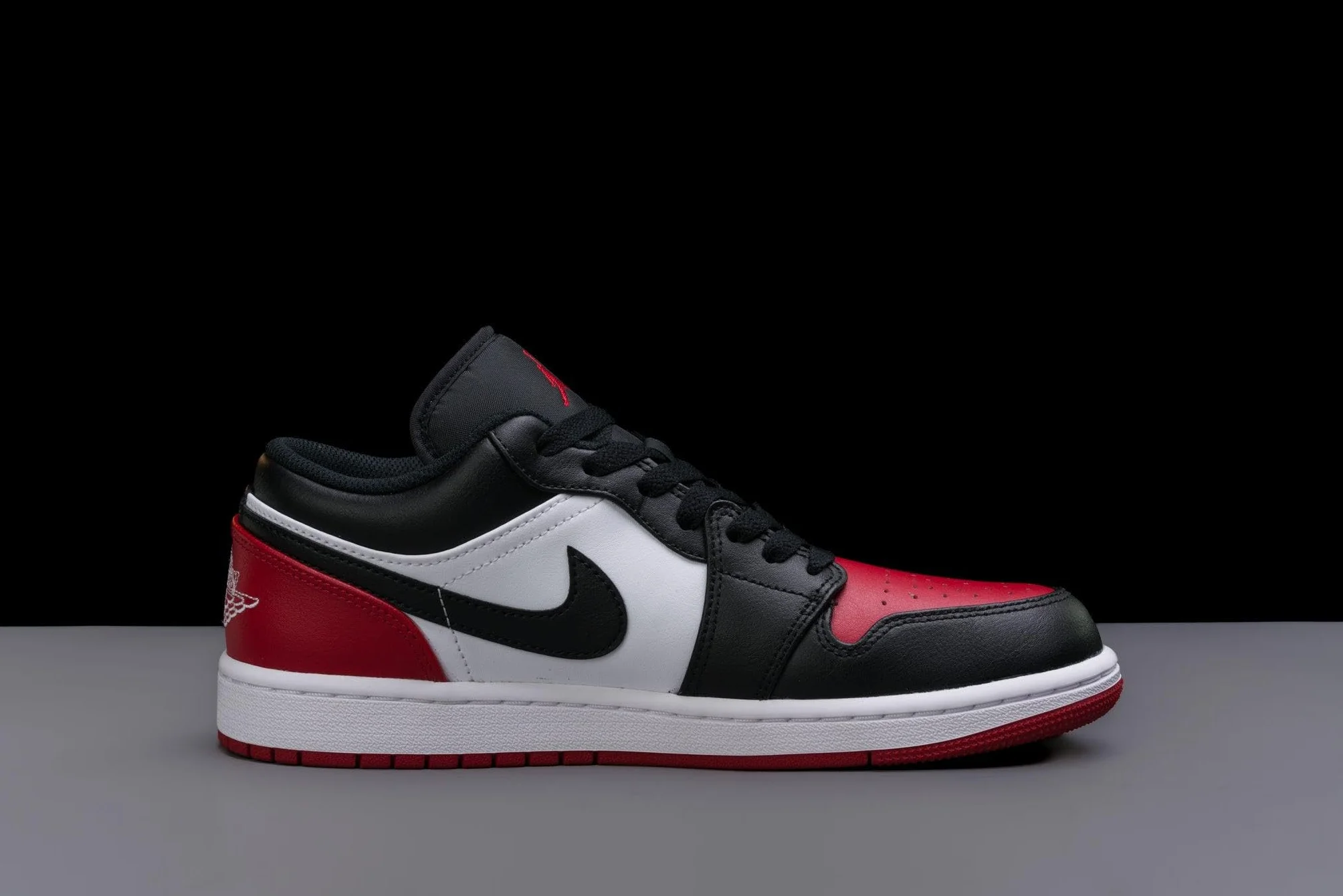 Air Jordan 1 Retro High OG UNC Toe Style Code: DZ5485-400