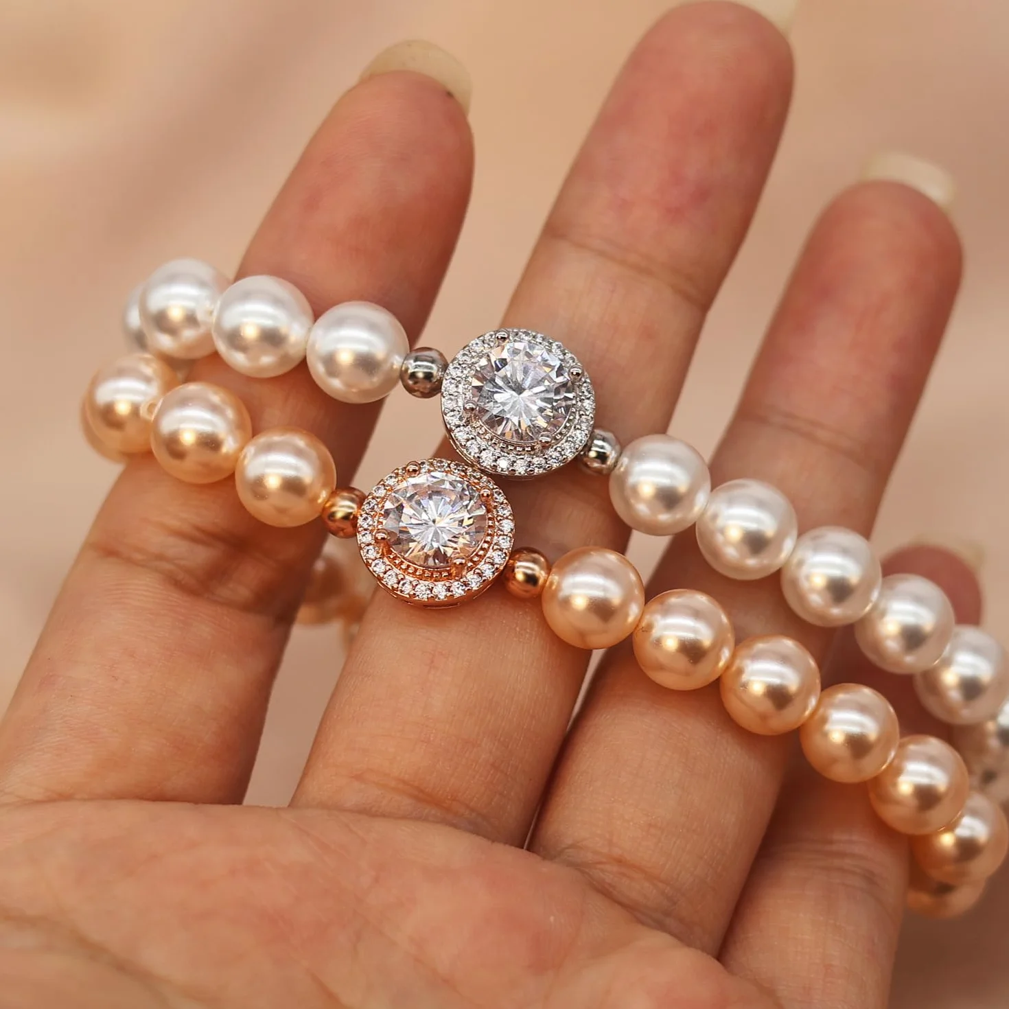 Moissanite pearl bracelet with 2CT lab-grown moissanite diamonds, 18K gold plated, adjustable freshwater pearl bracelet.