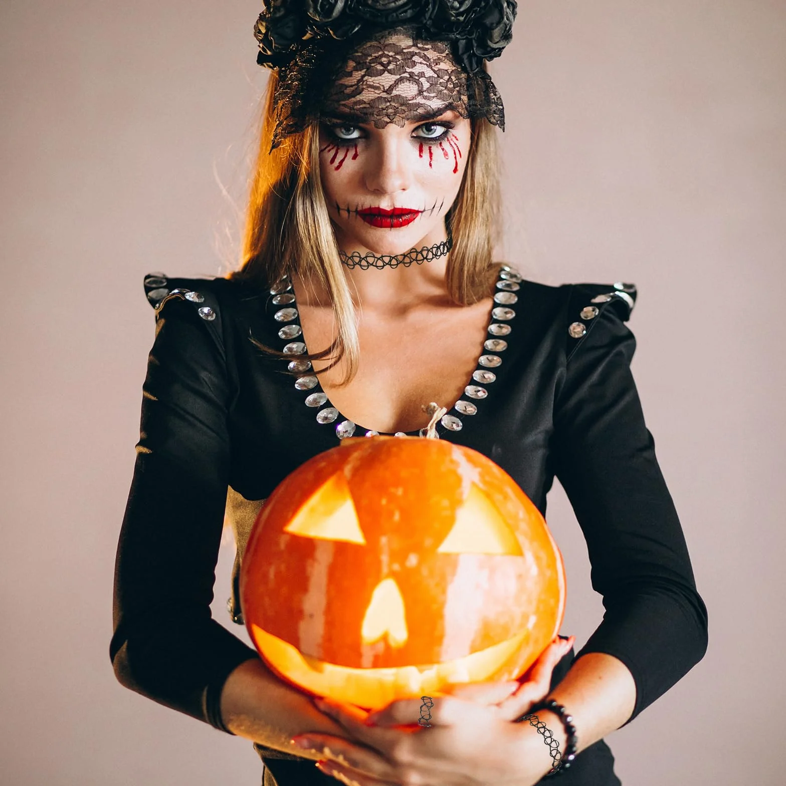 Andibro 12 sztuk zestaw rozciągliwych naszyjników, 4 zestawy rozciągliwe naszyjniki choker z tatuażem, bransoletki, pierścionki damskie, vintage punk gothic, naszyjnik z tatuażem, gumowy, z lat 90