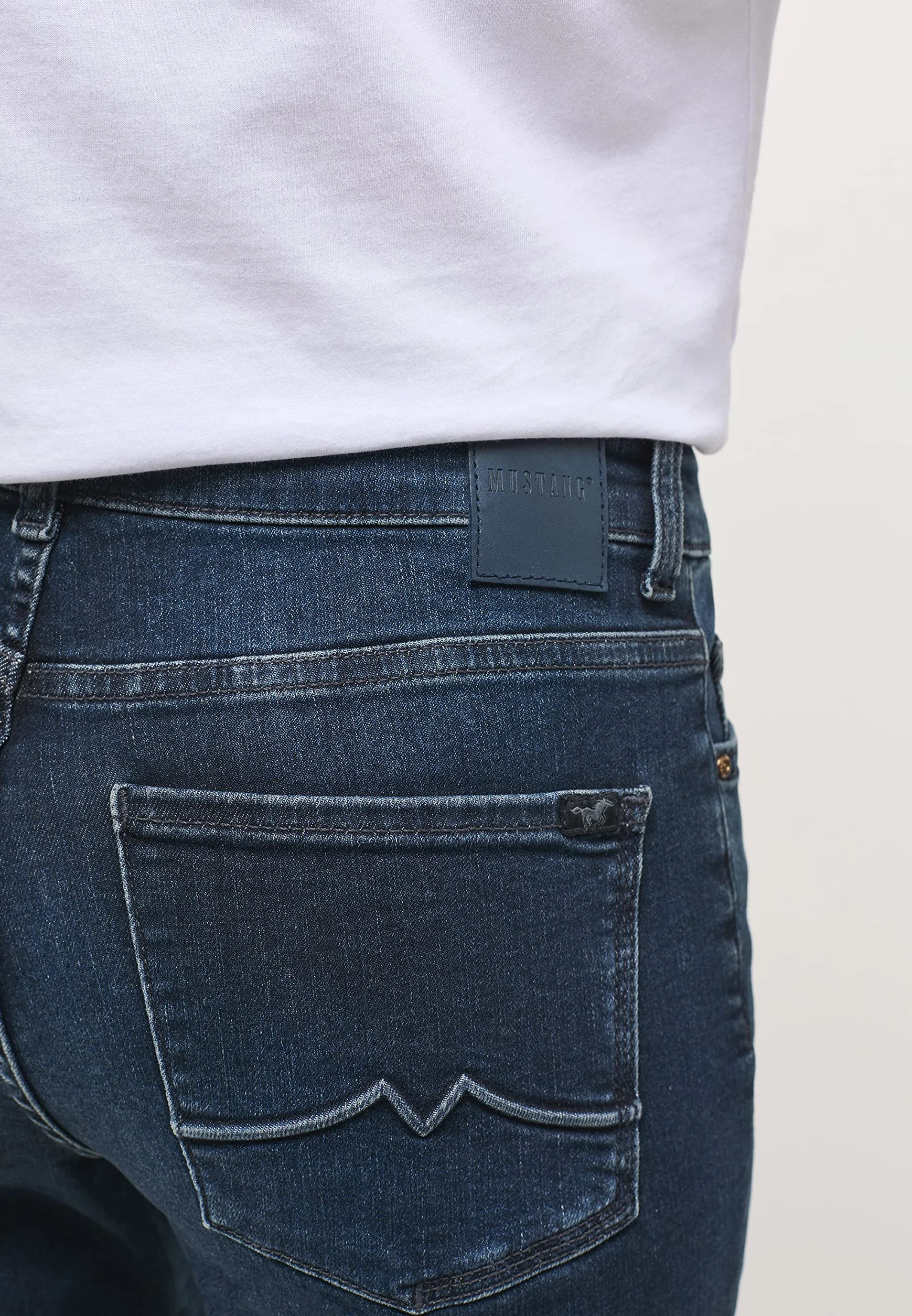 MUSTANG Styl Crosby Relaxed Straight - Dżins Kobiety