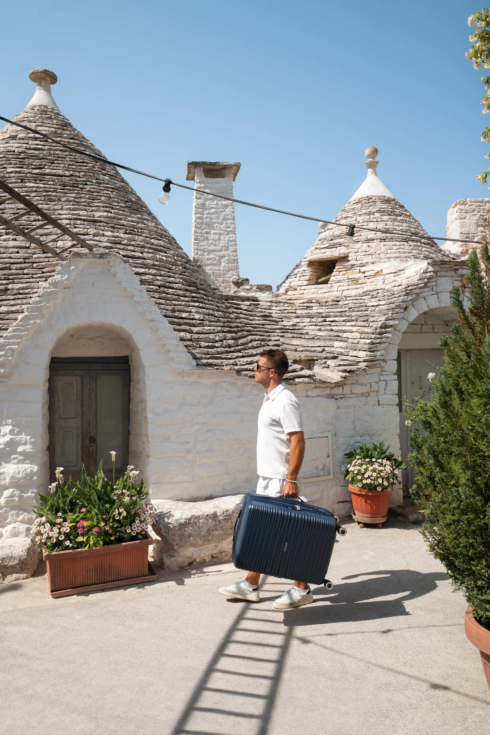 American Tourister Aerotech - 3-częściowy zestaw bagażowy z twardą skorupą (do przenoszenia, średni, duży) rozszerzalny zestaw wózków z zamkiem TSA - niebieski (metaliczny granat)