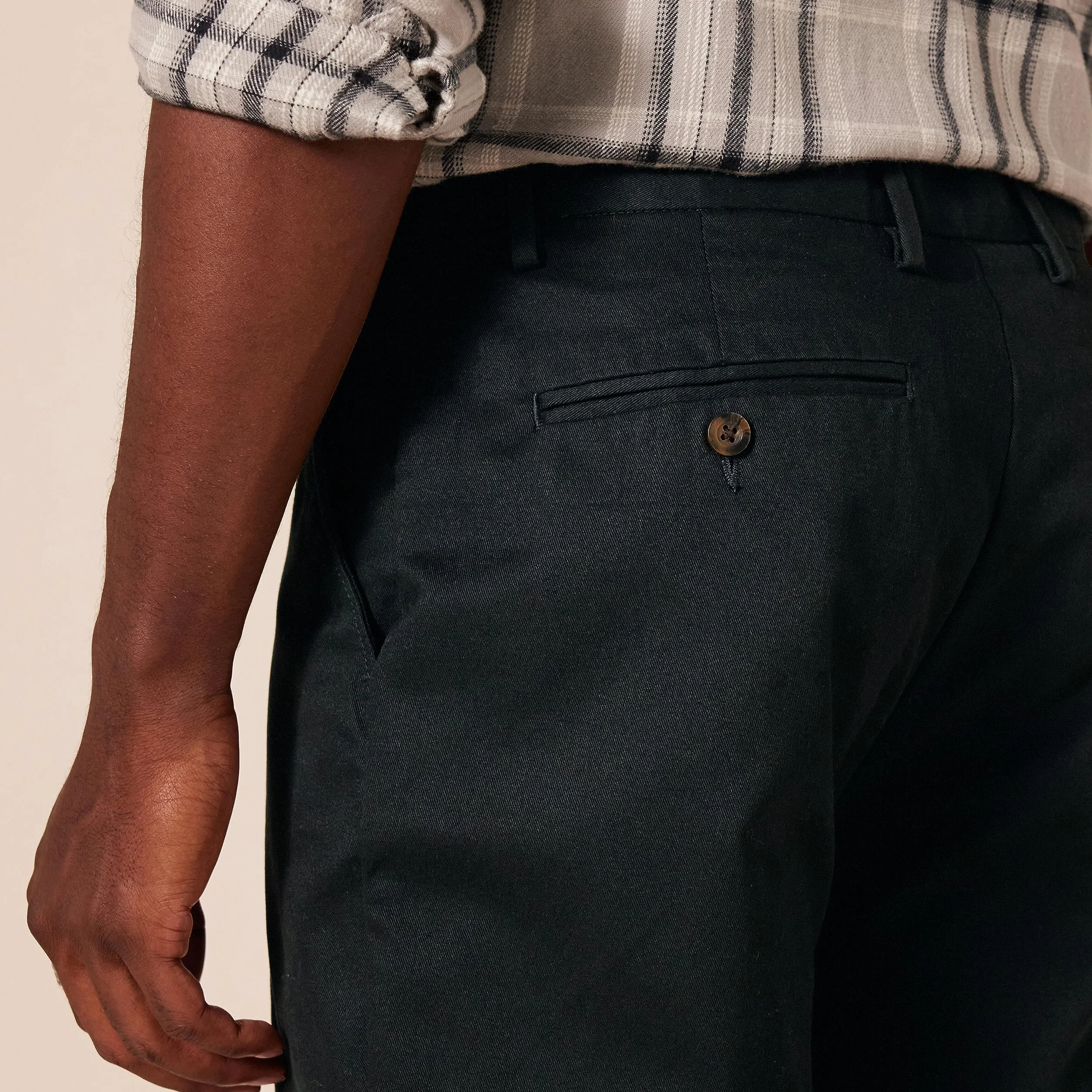 Amazon Essentials Classic-fit Wrinkle-resistant Flat-front Chino Pant - Nieformalne spodnie Mężczyźni
