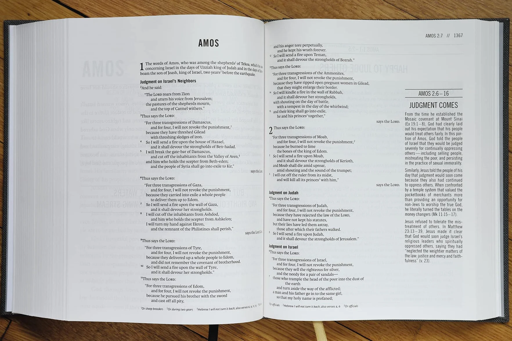 The Jesus Bible, ESV Edition, Cloth Over Board, Grey: English Standard Version, Charcoal, Cloth over Board