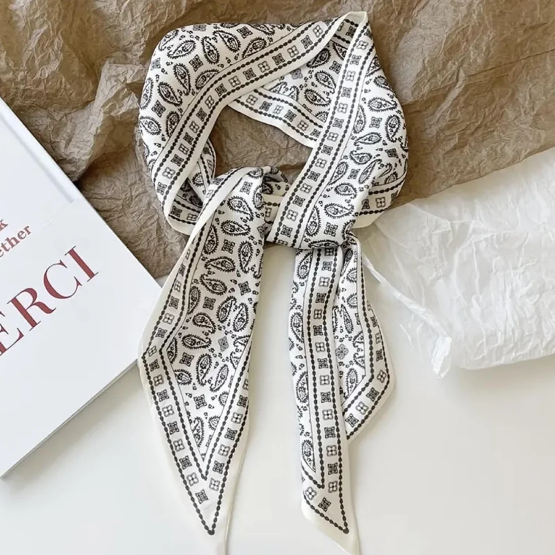 4 szt. szalik damski, bandana do włosów dla kobiet, satynowa chustka, chusta na głowę, wiązanie szyi lub głowy, stylowe akcesoria modowe, styl boho, prezenty dla kobiet (89 x 6 cm)