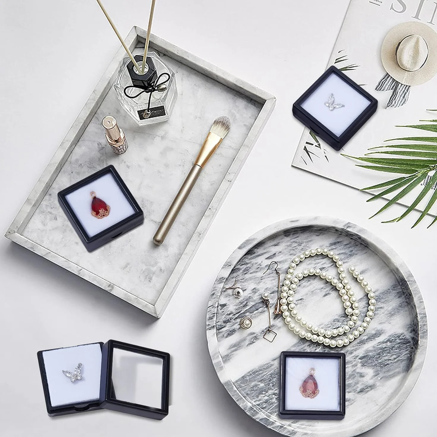 20 sztuk 3x3 cm pudełka na kamienie szlachetne, akrylowe szkatułki na biżuterię z przezroczystą pokrywką i gąbką wewnątrz, czarno-biała szkatułka ekspozycyjna, do kamieni szlachetnych