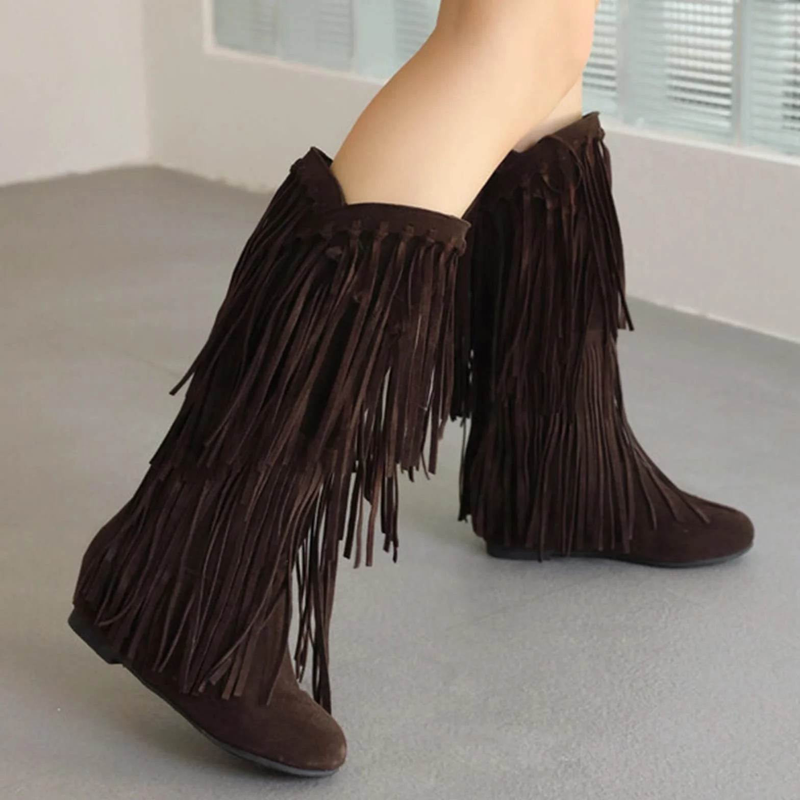 Kowbojskie buty z frędzlami dla kobiet - zimowe płaskie zamszowe buty do połowy łydki, gruby obcas, botki kowbojki z frędzlami, szerokie łydki, plus size ciepłe stylowe botki na co dzień