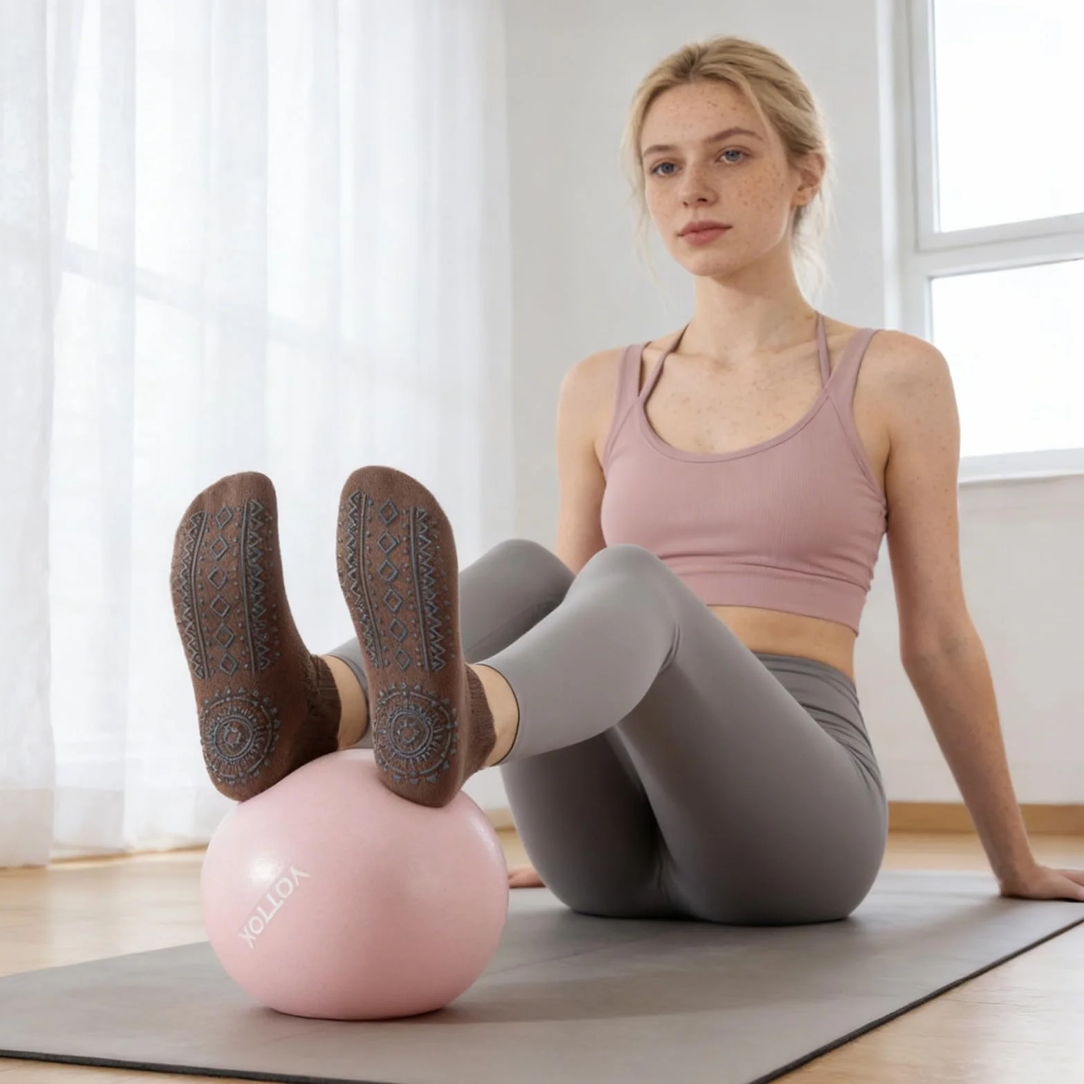 BISOUSOX Grip skarpety do pilatesu antypoślizgowe bawełniane skarpety do jogi z chwytakiem dla kobiet oddychające lepkie barre siłownia trening szpital kobieta w ciąży prezent dla matki (3 pary)