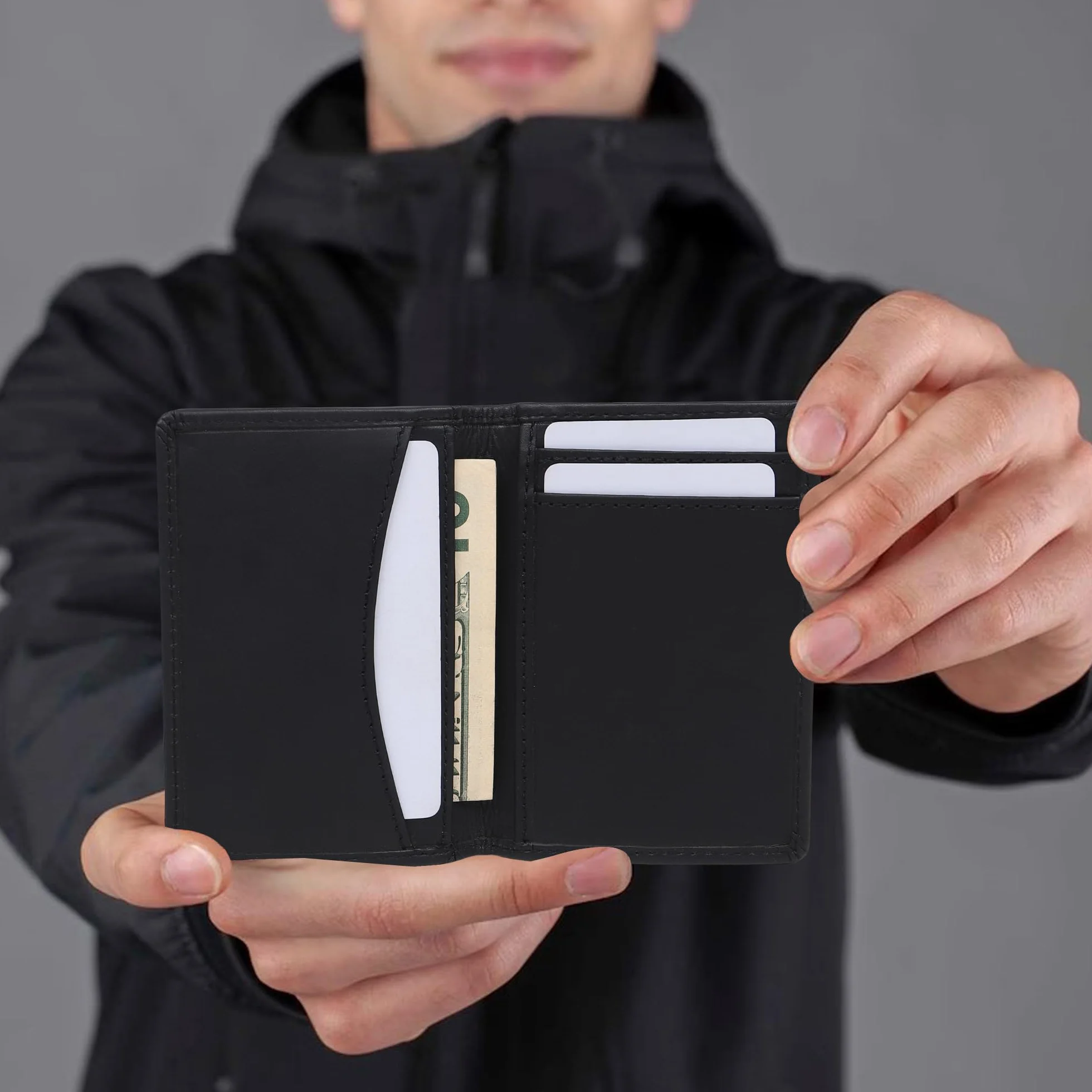 FOXHACKLE Portfel skórzany na karty kredytowe dla mężczyzn i kobiet, cienki dwuskładkowy portfel z blokadą RFID, wąski portfel minimalistyczny do przedniej kieszeni, małe etui na karty, matowy czarny