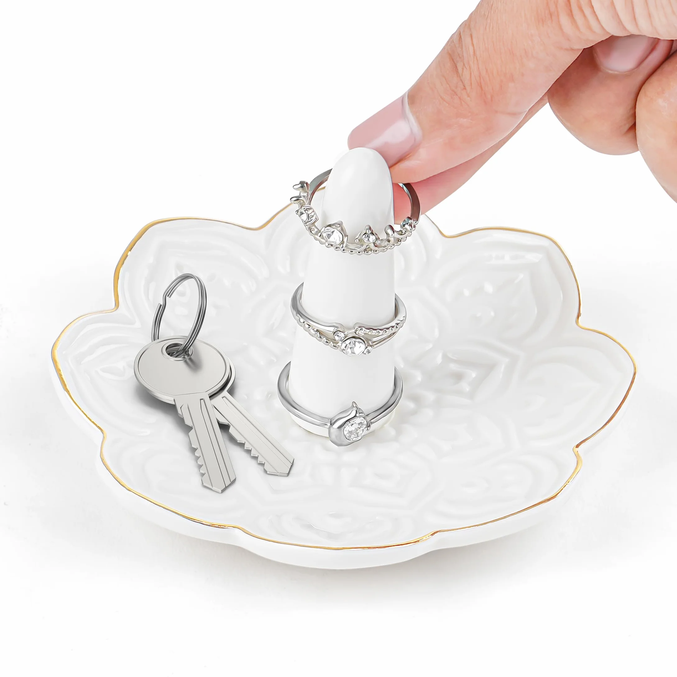 Winter Shore Biała Ceramiczna Patera na Pierścionki z Mandalą – Elegancka Patera na Obrączki i Zaręczynowe Pierścionki – Prezent dla Par – Mała Patera na Biżuterię – Dekoracyjna Tacka na Pierścionki