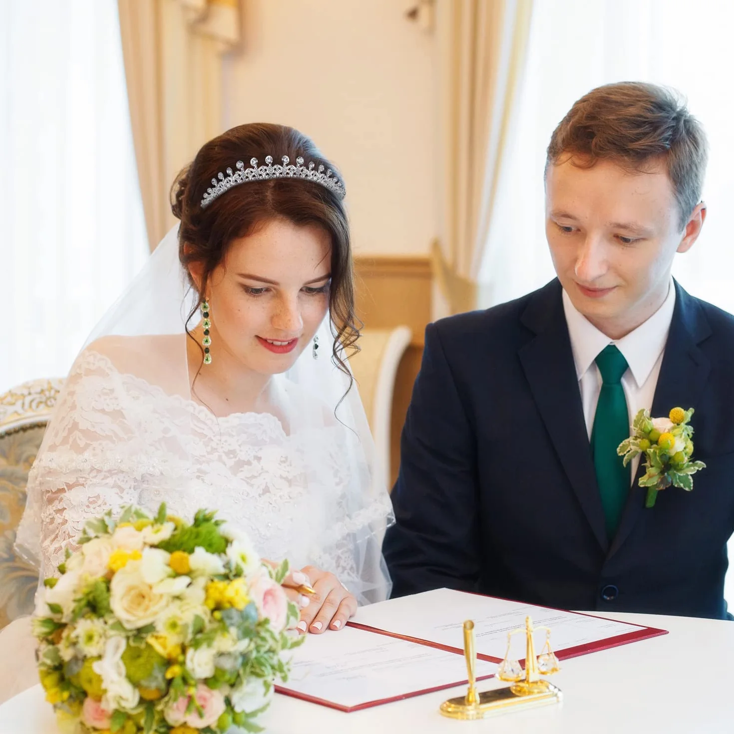 Lovelyshop Pave Crystal klasyczna księżniczka ślubna diadem ze stopu na imprezę ślub Quinceanera