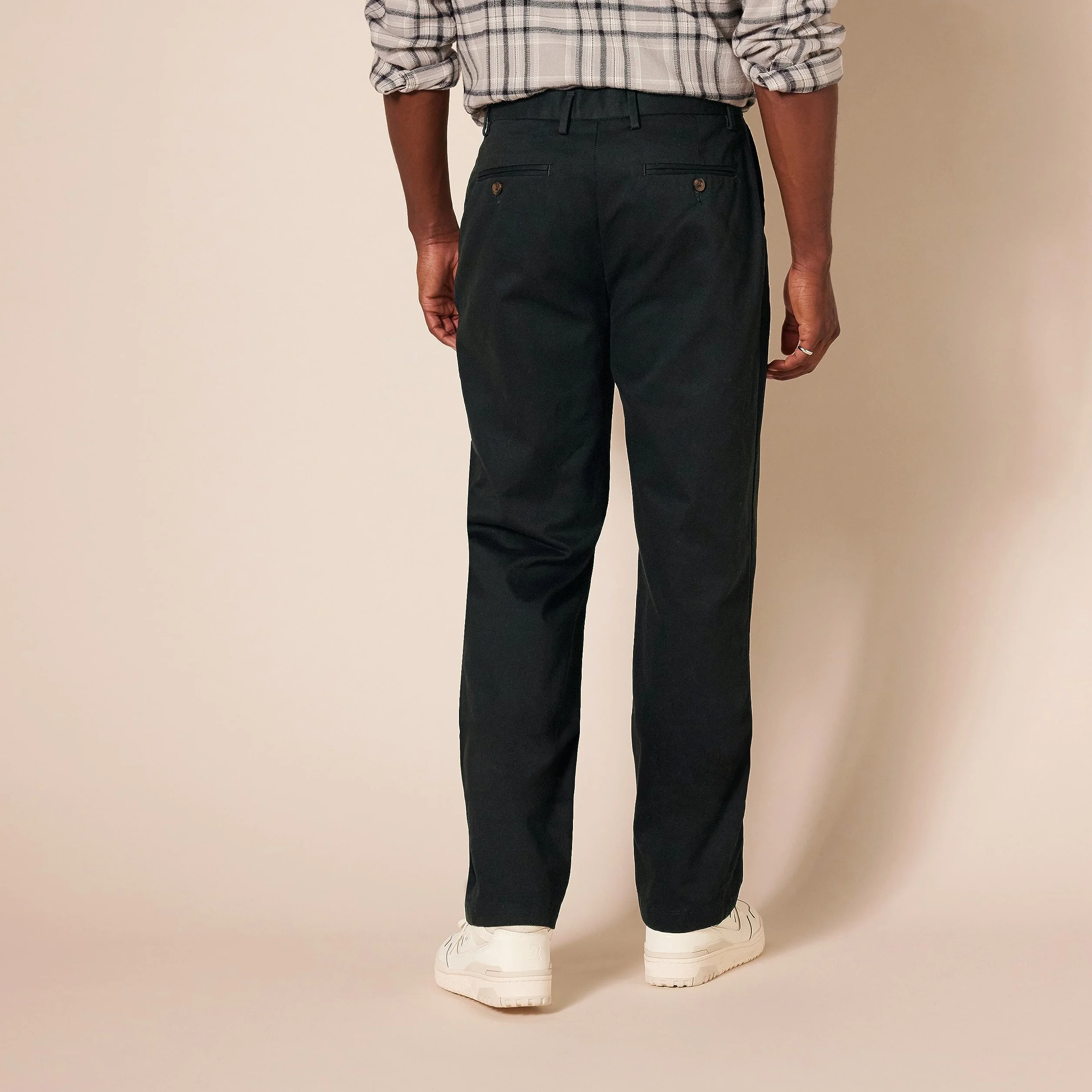 Amazon Essentials Classic-fit Wrinkle-resistant Flat-front Chino Pant - Nieformalne spodnie Mężczyźni