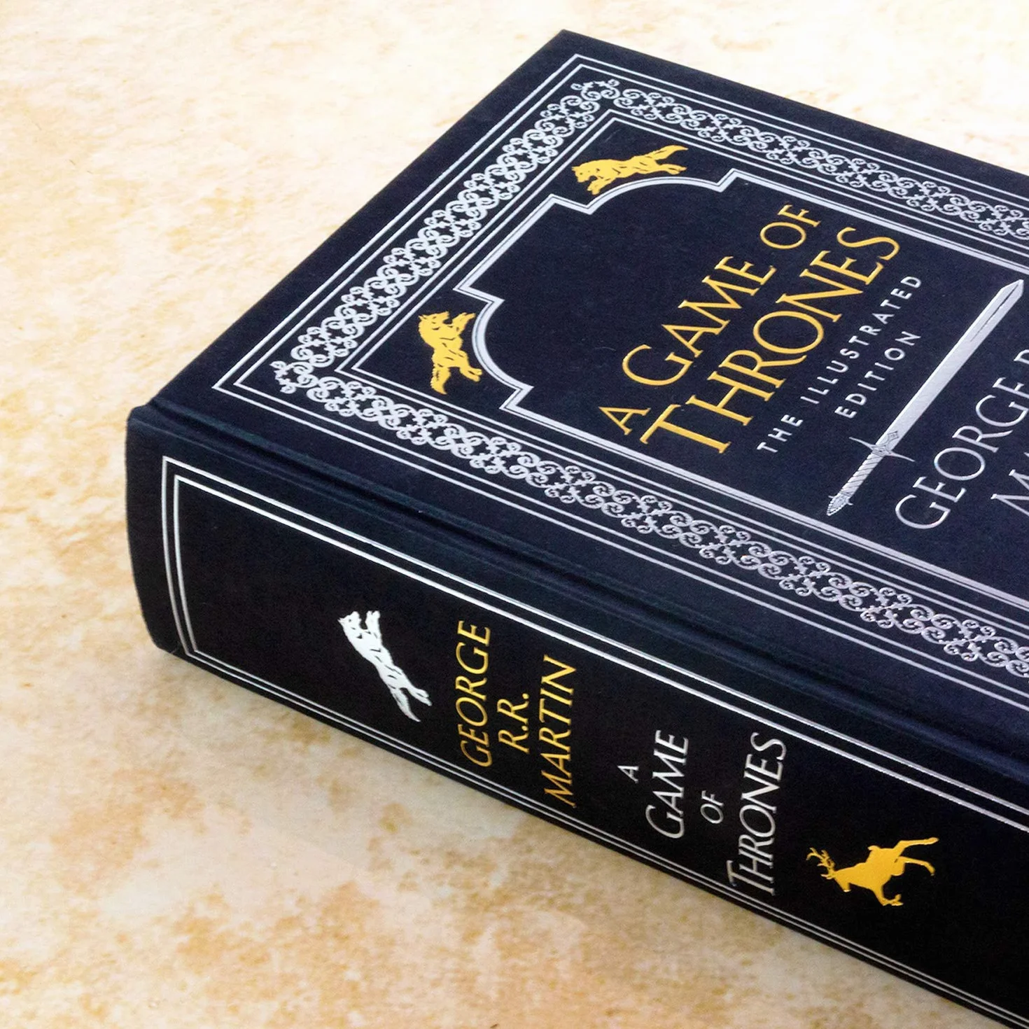 A Game of Thrones: The bestselling classic epic fantasy series behind the award-winning HBO and Sky TV show and phenomenon GAME OF THRONES: 1