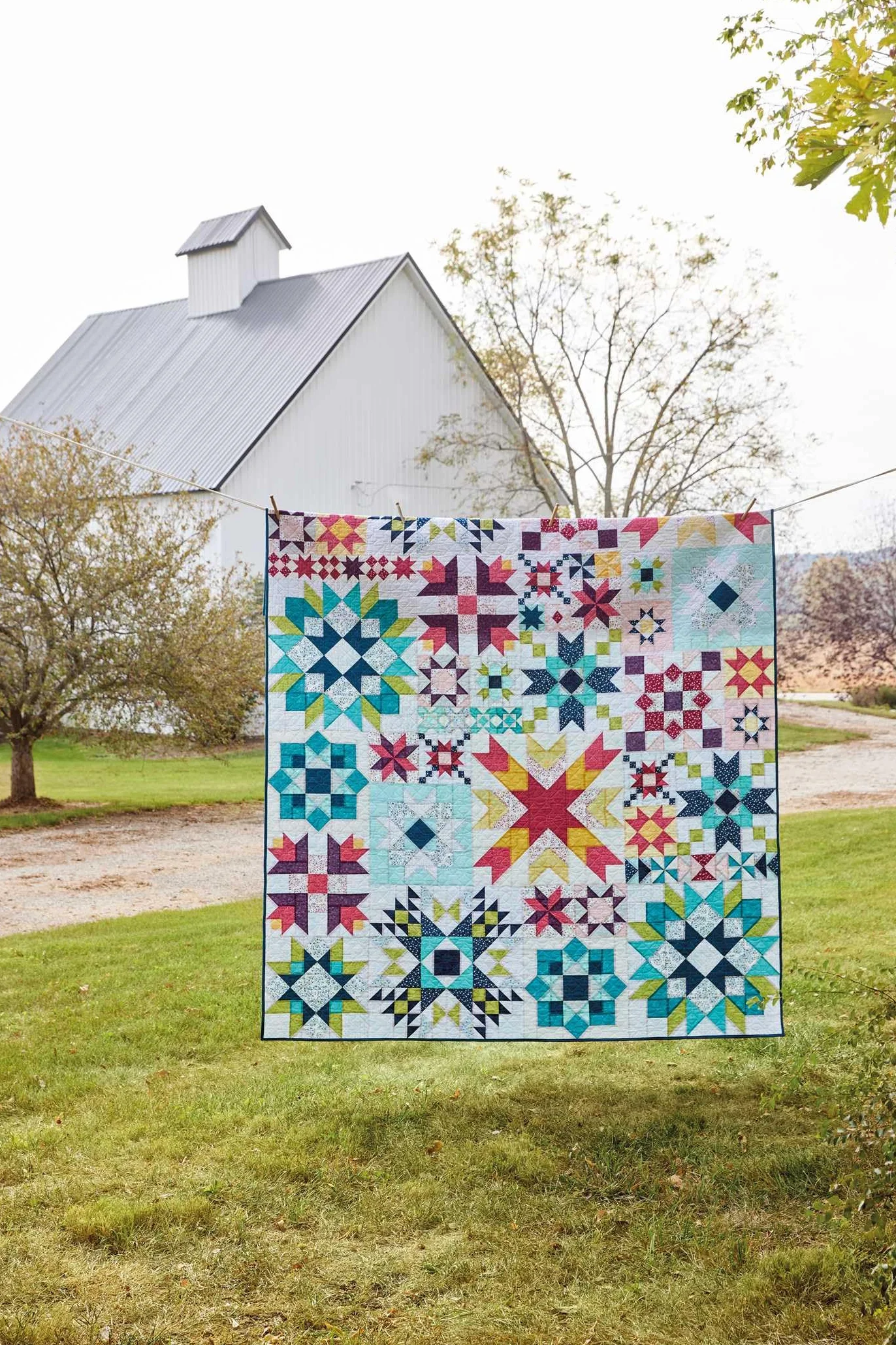Barn Star Sampler: 20 Starry Blocks and 7 Spectacular Quilts
