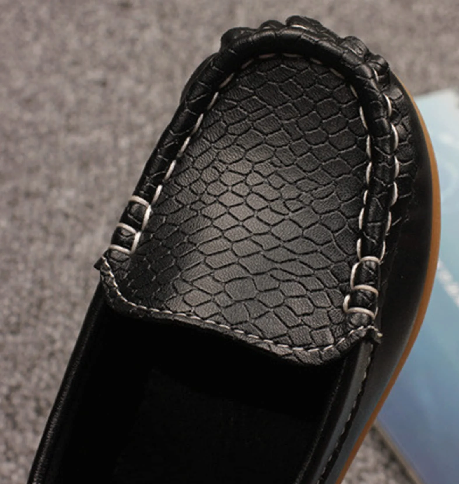 Skórzane mokasyny dla dzieci chłopcy dziewczęta moda loafers na co dzień łódź płaskie buty antypoślizgowe oksfordy wygodne buty do chodzenia, Czarny (Black), 24 EU