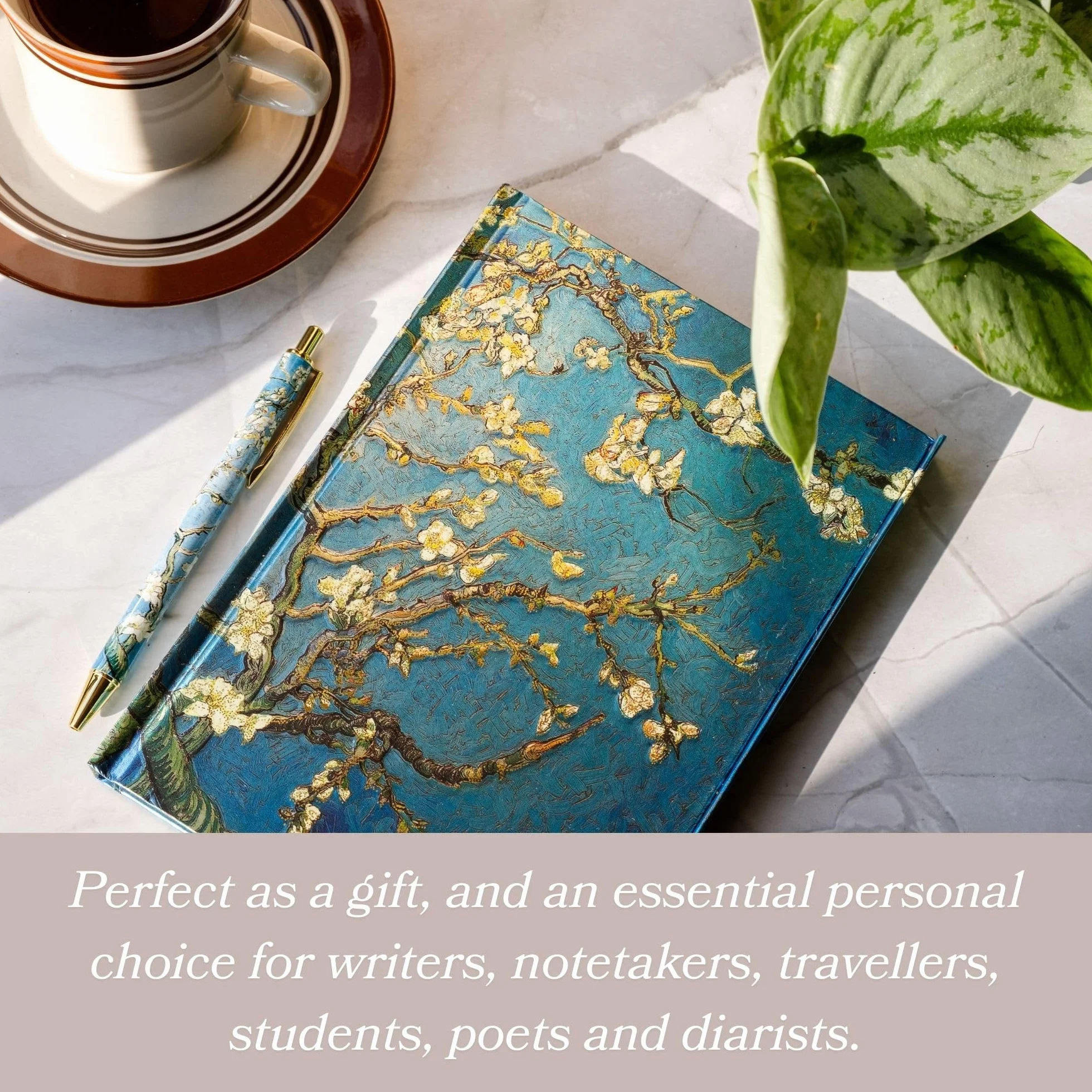 William Morris: Seaweed Wallpaper Design (Foiled Journal): Unser hochwertiges, liniertes Blankbook mit festem, künstlerisch geprägtem Einband und Magnetverschluss
