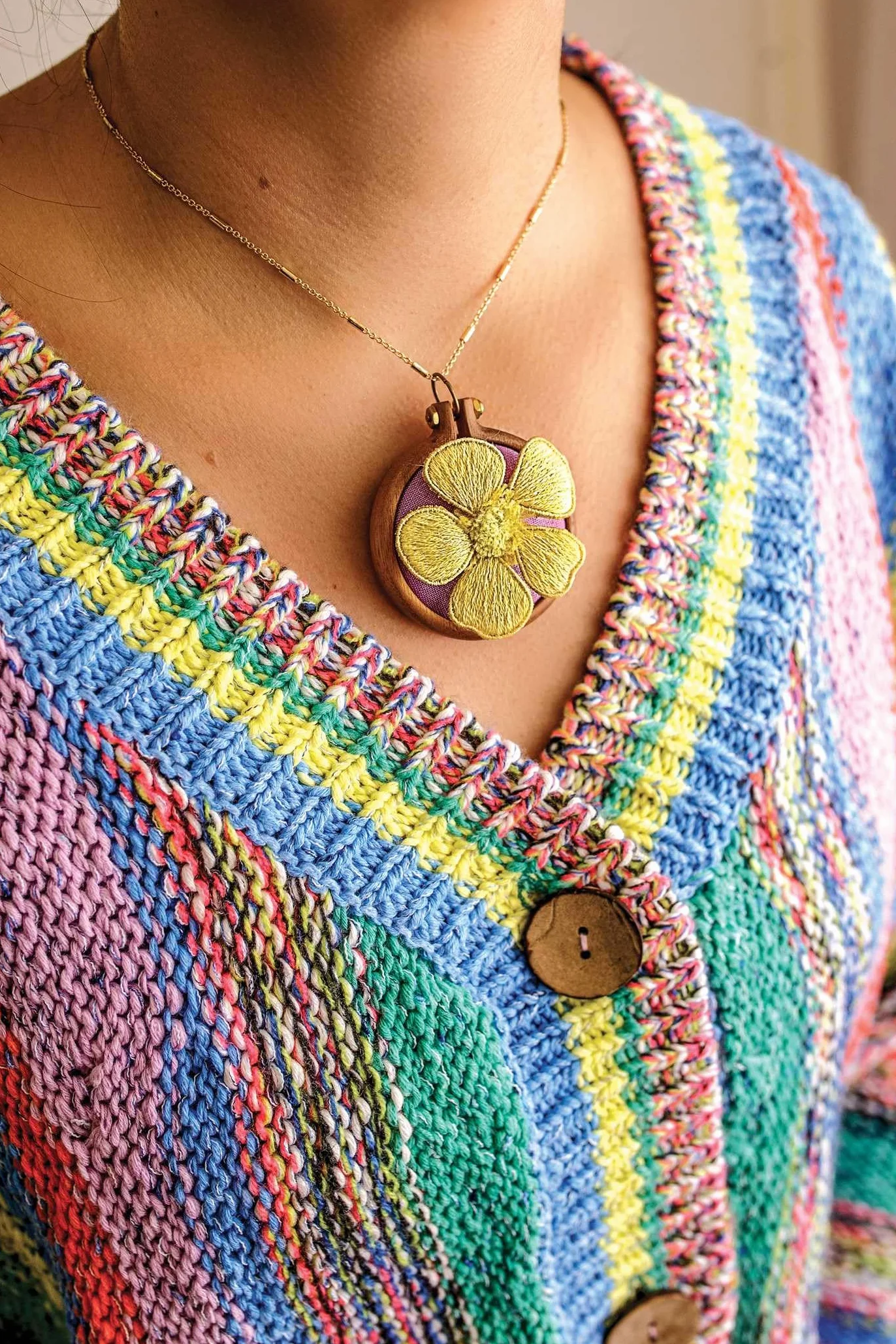 Stumpwork Embroidery & Thread Painting: Stitch 3-D Nature Motifs