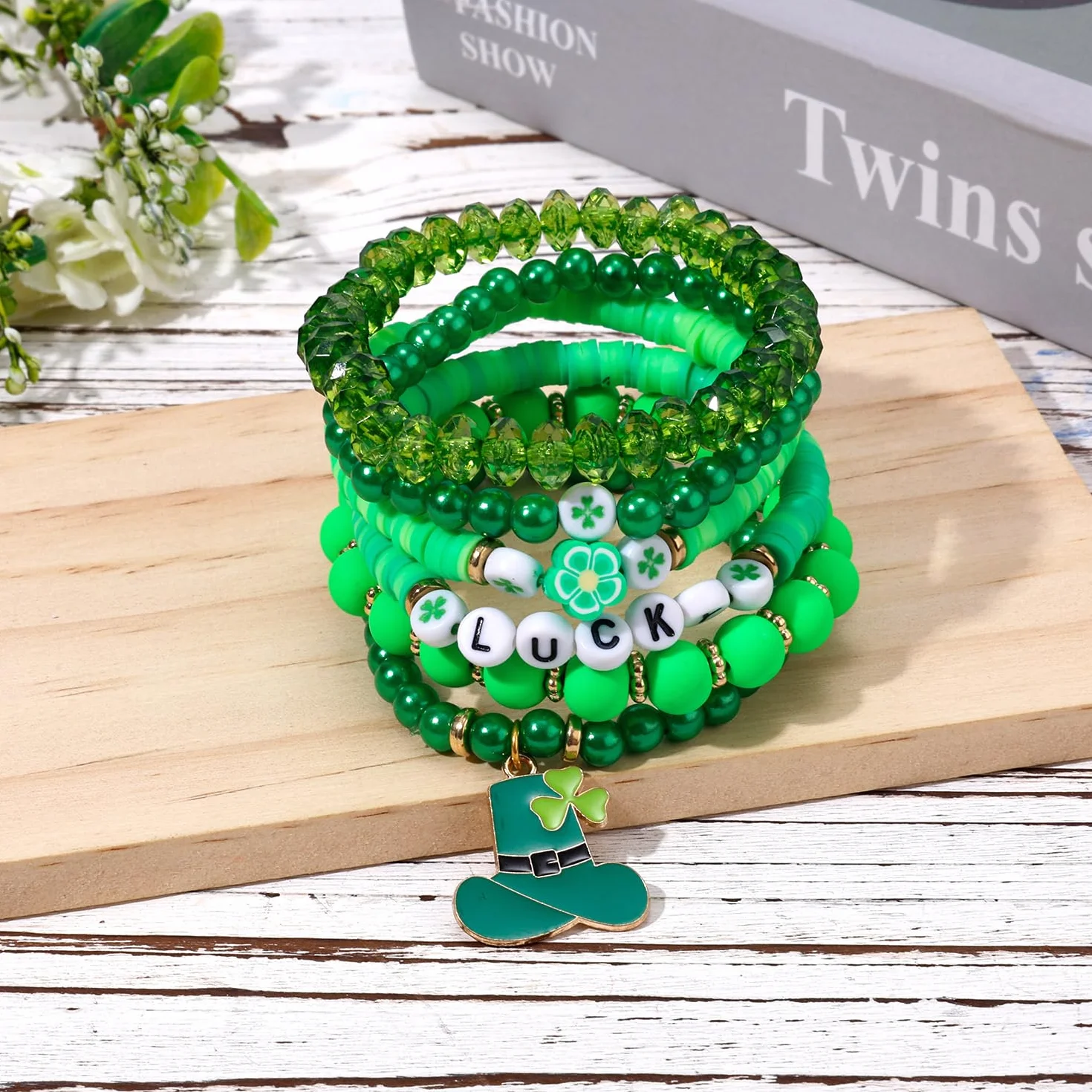6szt Bransoletki na Dzień Świętego Patryka, Zielone Bransoletka z Zawieszką Koniczyny 6 Wzorów Bransoletka Irish Akcesoria Jubilerskie na Prezent na Walentynki Okazji Dnia Świętego Patryka