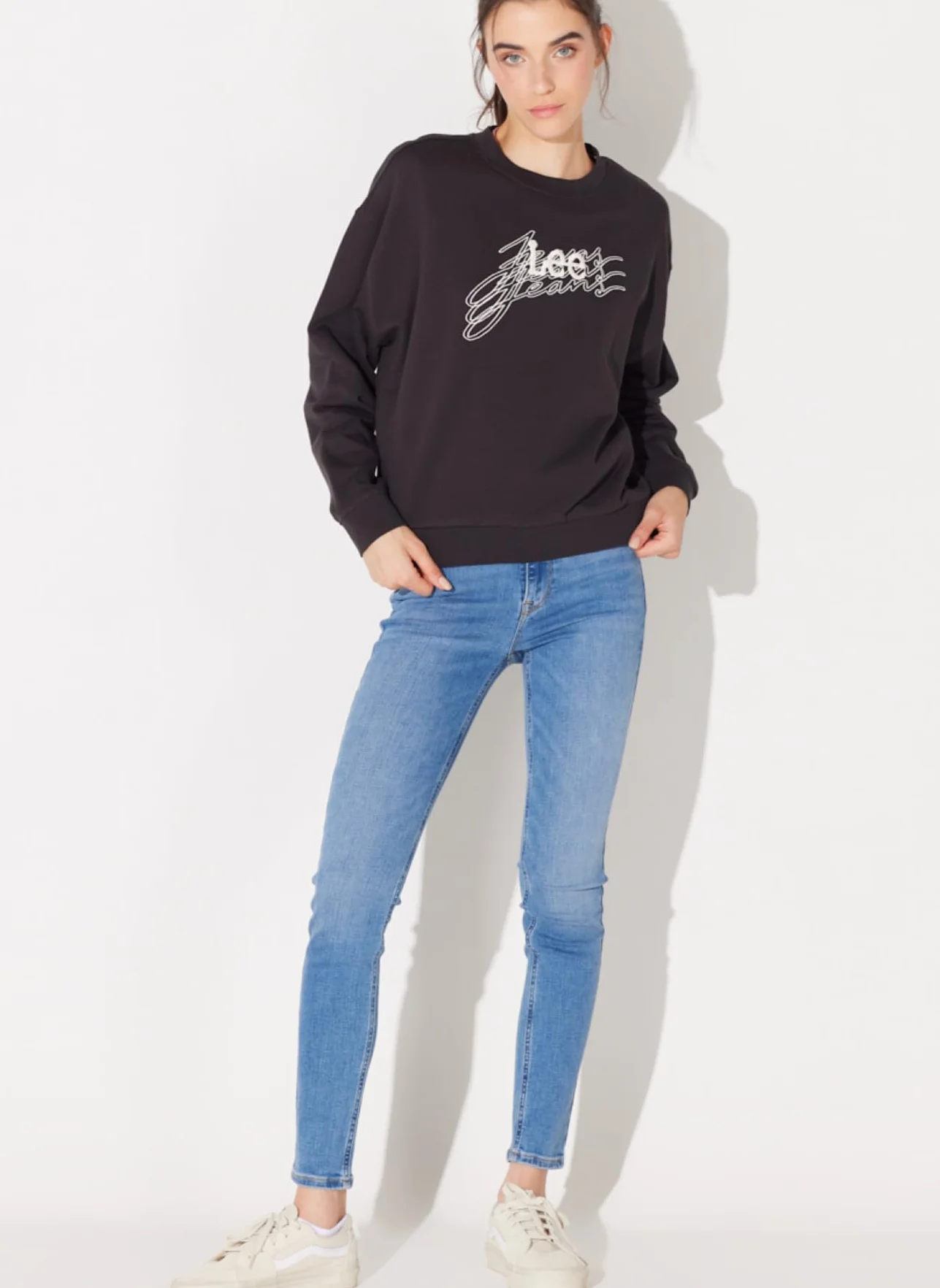 Armani Exchange Bluza sportowa Kobiety Bluza Z Okrągłym Logo