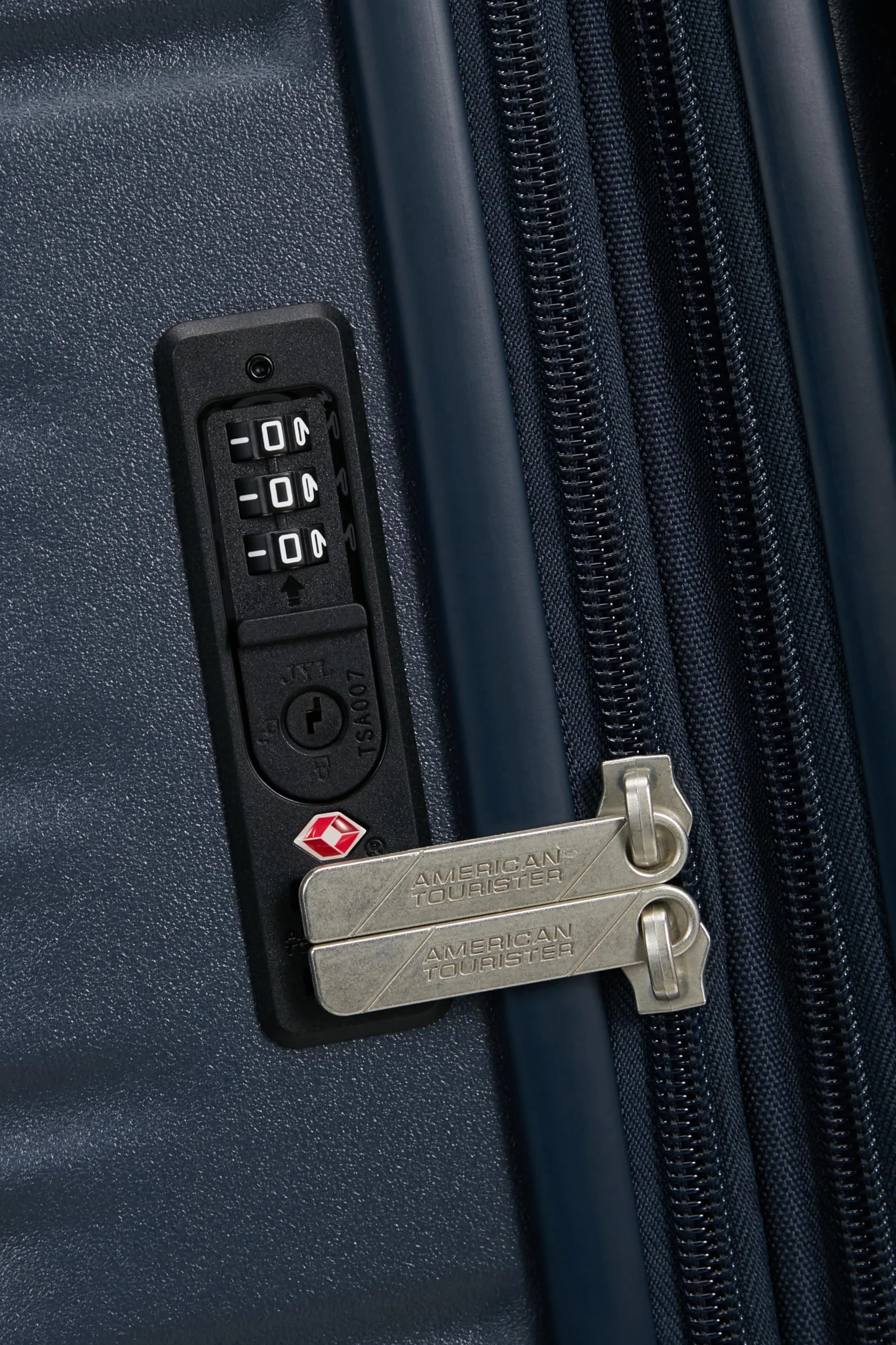 American Tourister Aerotech - 3-częściowy zestaw bagażowy z twardą skorupą (do przenoszenia, średni, duży) rozszerzalny zestaw wózków z zamkiem TSA - niebieski (metaliczny granat)