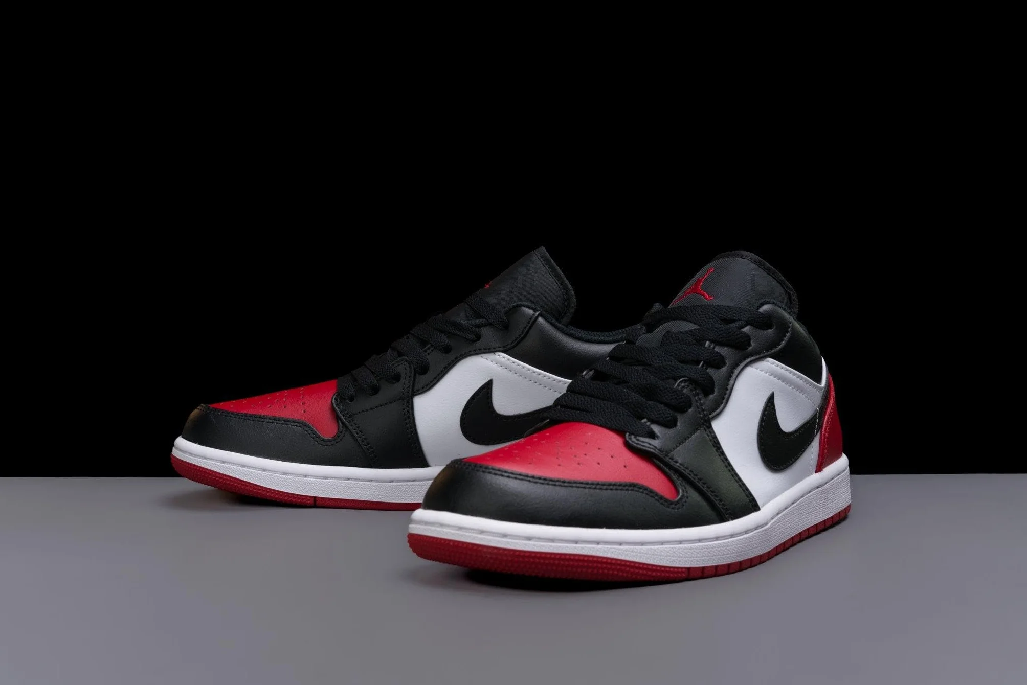 Air Jordan 1 Retro High OG UNC Toe Style Code: DZ5485-400