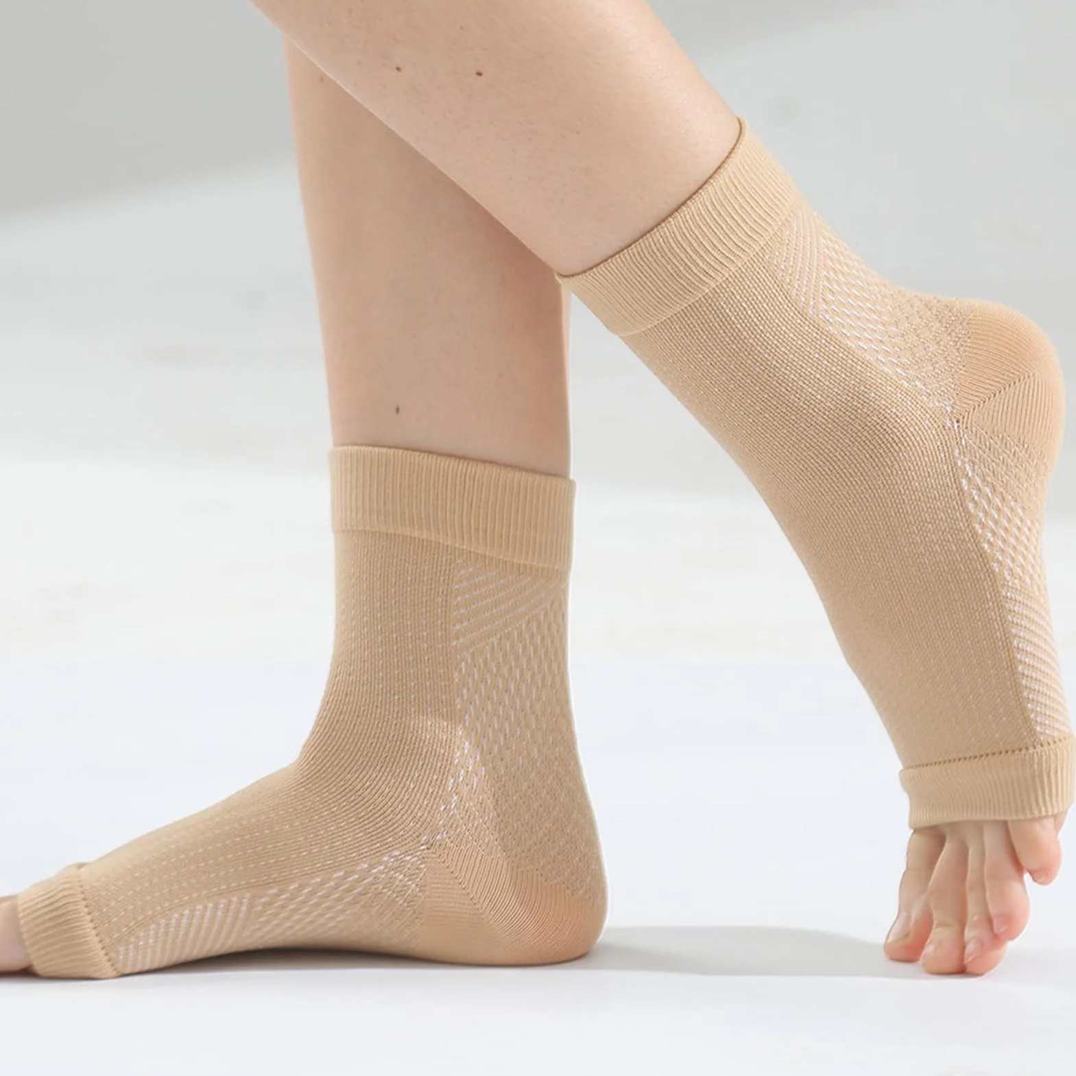 Miękkie skarpety unisex skarpety super miękkie pochłaniające pot skarpety kompresyjne do fitnessu jazdy na rowerze biegania oddychające bez palców unisex 1 para