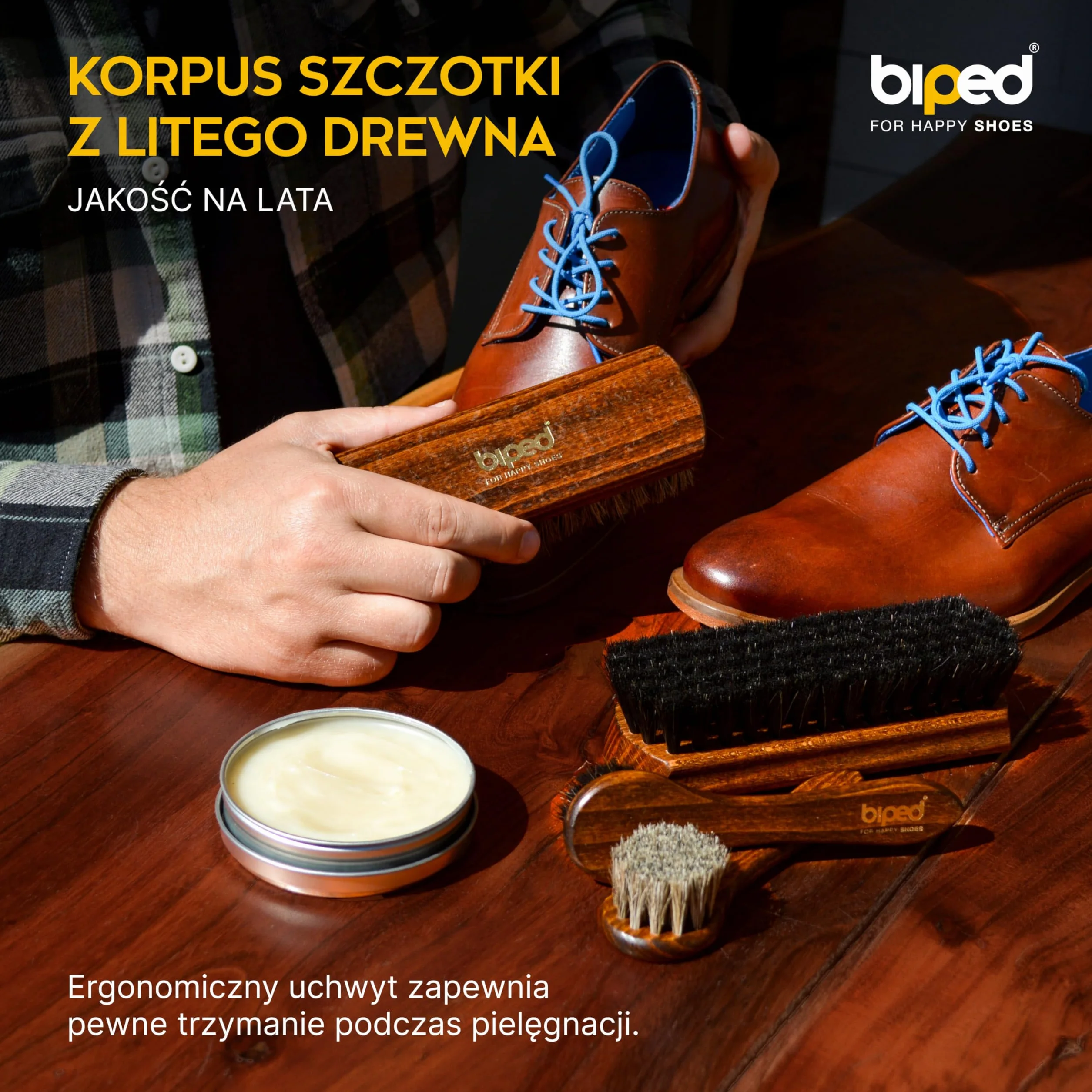 biped Zestaw 4 szczotek do butów Classic w pudełku – 2 szczotki do nakładania pasty + 2 do polerowania z końskiego włosia – komplet z drewna bukowego do pielęgnacji obuwia z2487