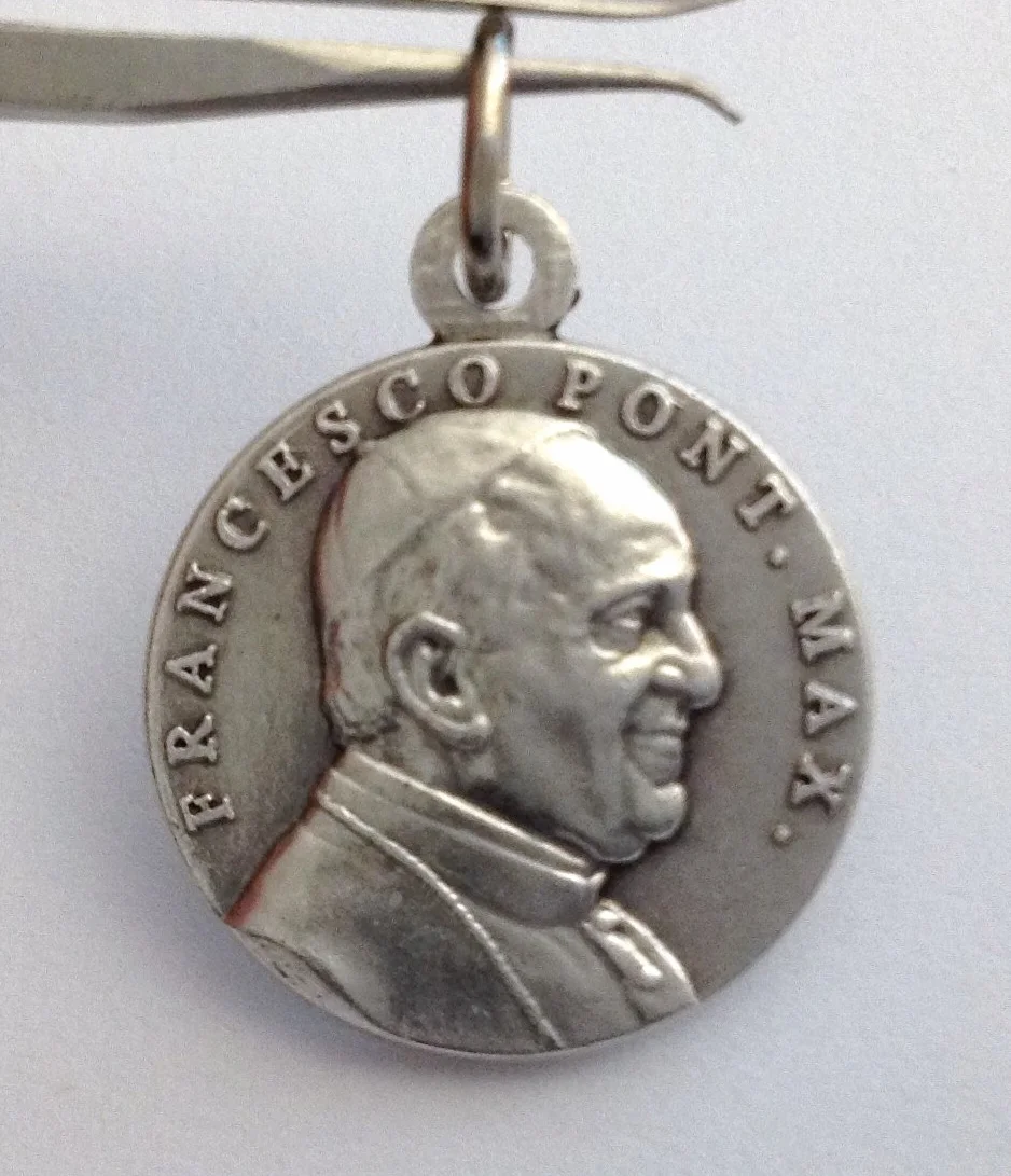 I G J Medal Papieża Franciszka i Świętego Piotra Place - Medale Patronów …, Mosiądz Srebro szterlingowe Metal Srebro, Bez kamienia