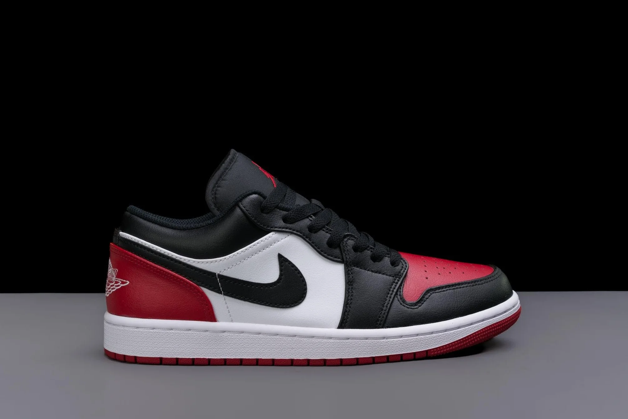 Air Jordan 1 Retro High OG UNC Toe Style Code: DZ5485-400