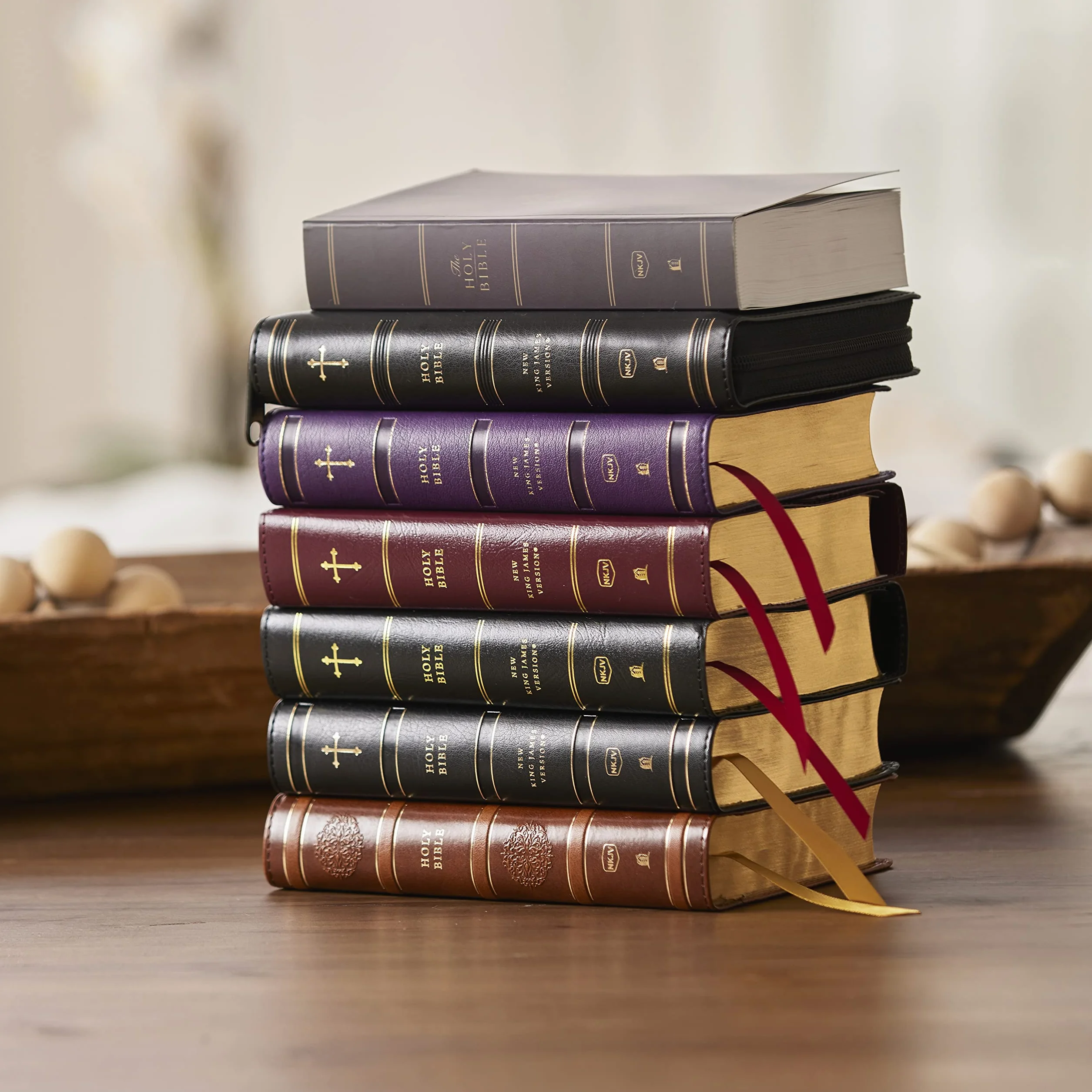 NKJV Compact Paragraph-Style Bible W/ 43,000 Cross References, Brown Leathersoft, Red Letter, Comfort Print: Holy Bible, New King James Version: Holy Bible, New King James Version