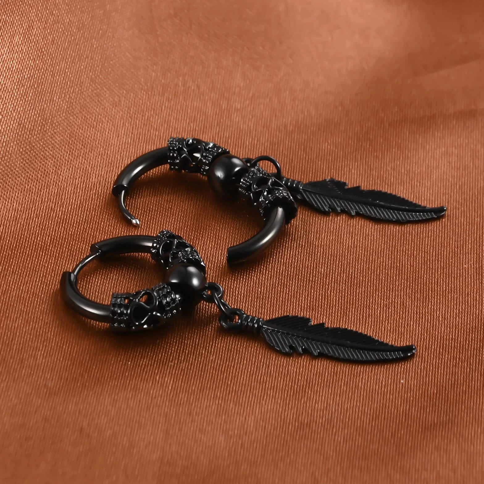Kolczyki koła z piórami punk stal nierdzewna liść huggie kolczyki sztyfty na zawiasach unisex piercing biżuteria obręcz wiszące kolczyki dla kobiet mężczyzn, Stal nierdzewna, Bez kamieni szlachetnych
