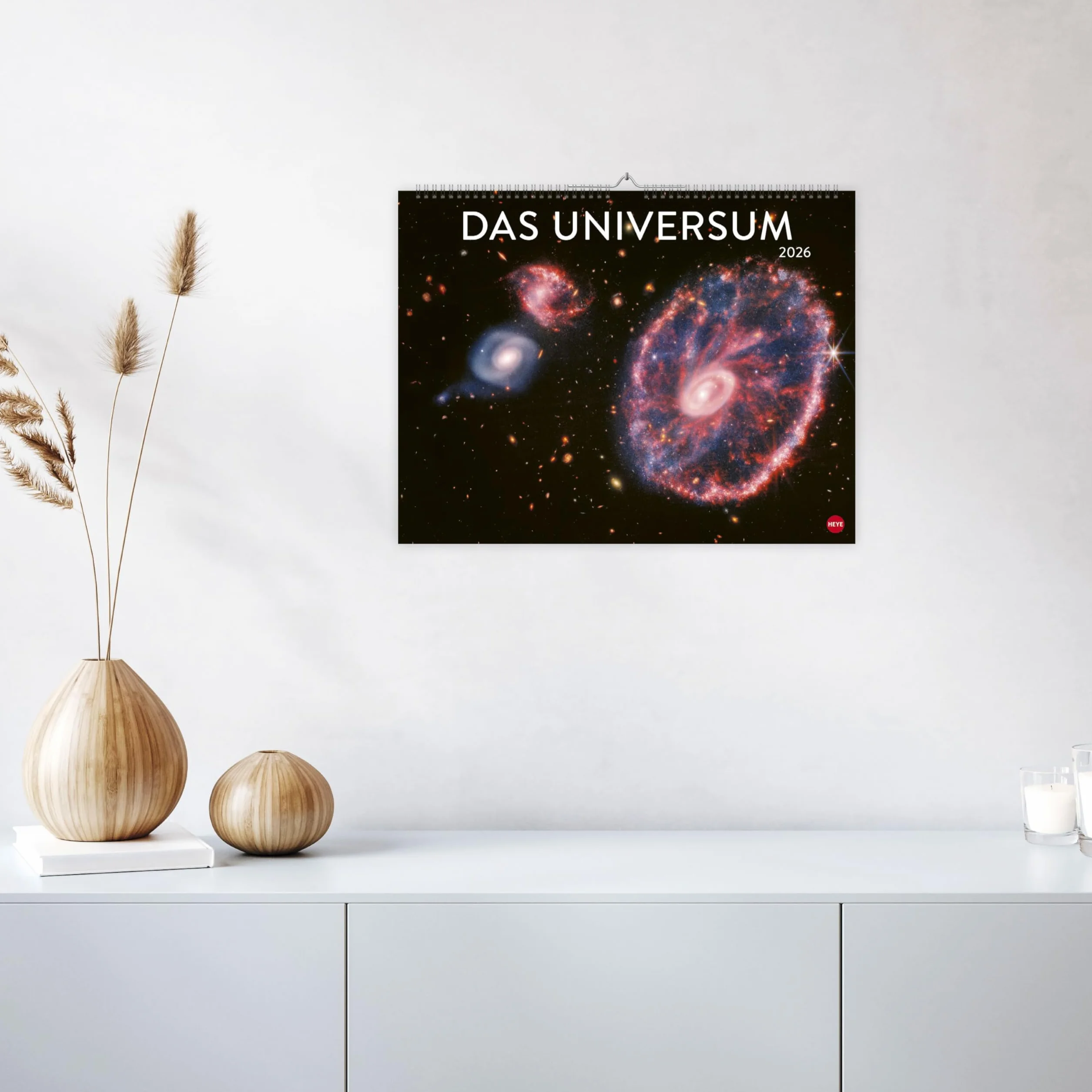Das Universum Posterkalender 2026: Fotokalender mit Spiralgalaxien und Nachbarplaneten. Wand-Kalender 2026 Posterformat mit Fotos unter anderem vom Hubble-Weltraumteleskop.