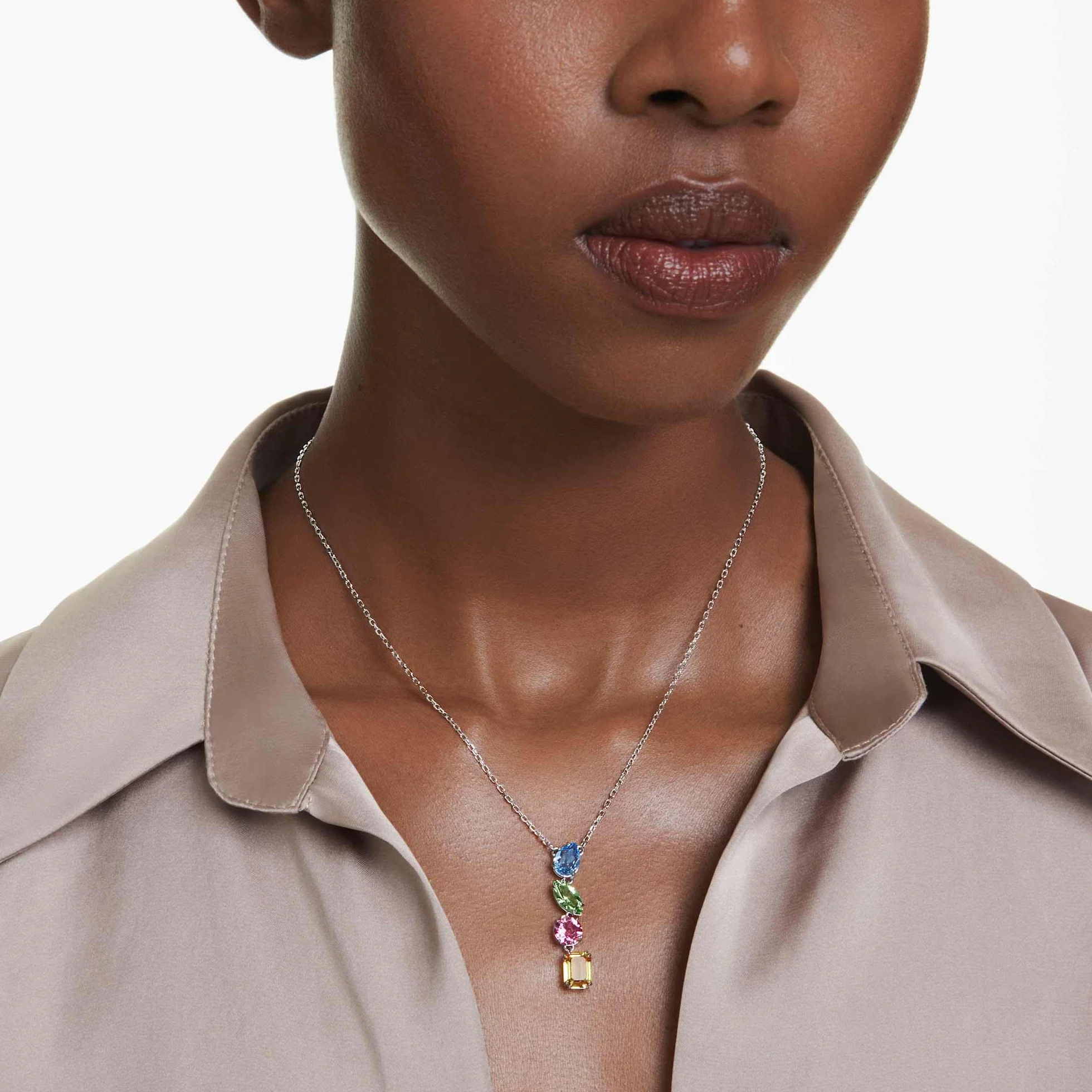 Swarovski Wisiorek Y Gema, Szlify różnorodne, Różnokolorowy, Powłoka z rodu