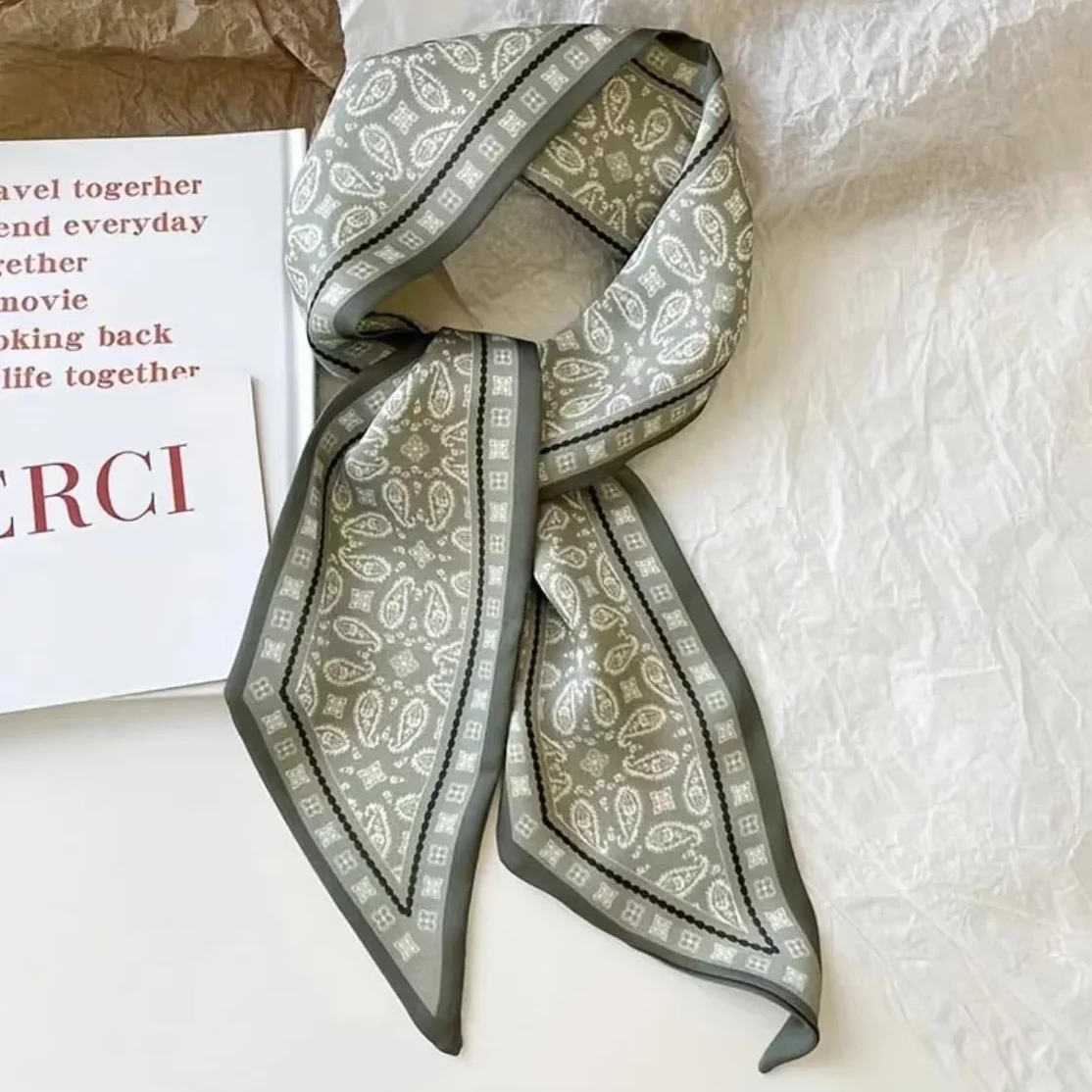 4 szt. szalik damski, bandana do włosów dla kobiet, satynowa chustka, chusta na głowę, wiązanie szyi lub głowy, stylowe akcesoria modowe, styl boho, prezenty dla kobiet (89 x 6 cm)