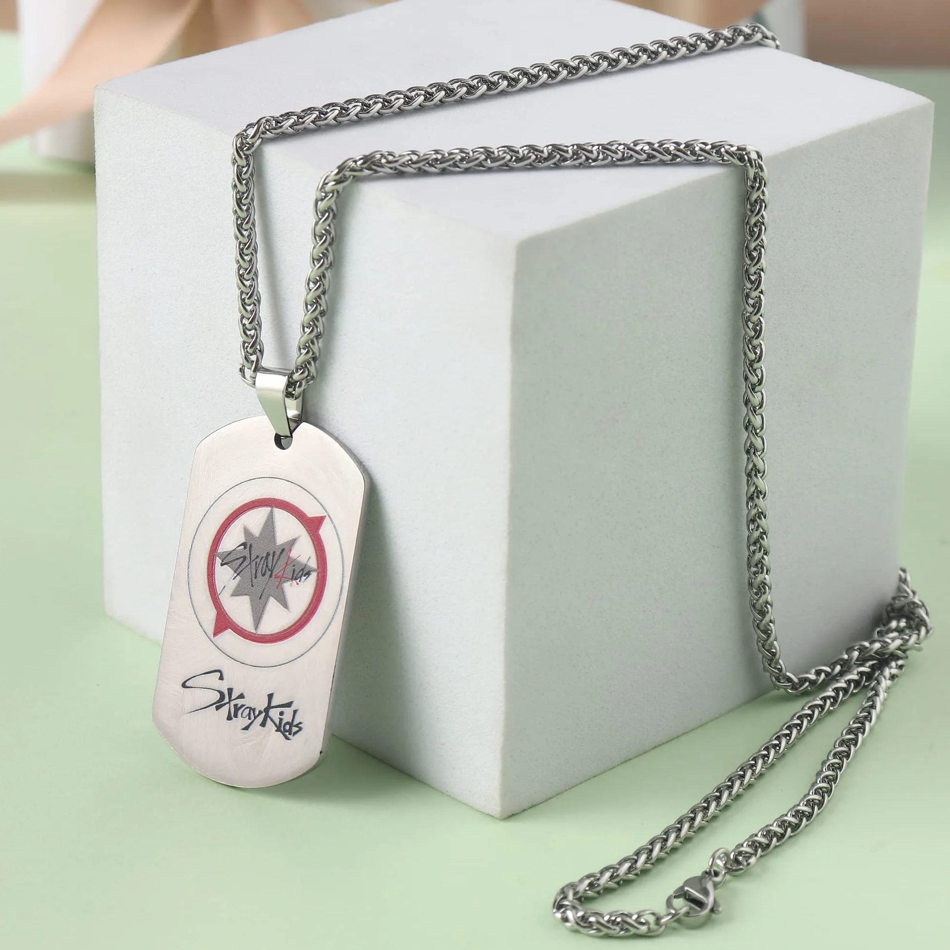 Kpop Stray Kids Merch naszyjnik z wisiorkiem, bezpańskie dzieci biżuteria ze stali nierdzewnej na prezent, Stal nierdzewna
