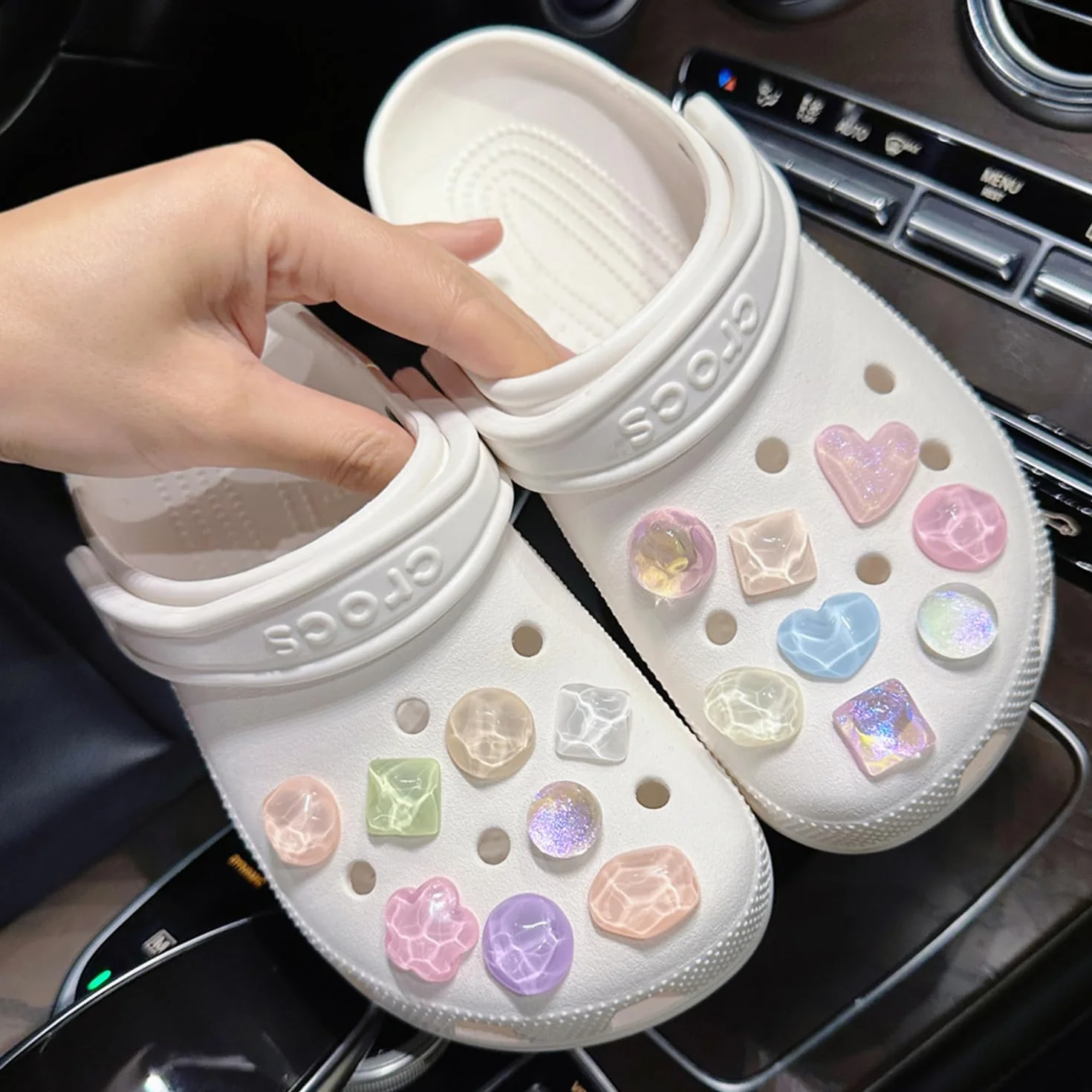 Zawieszka do Crocs, 26 sztuk zrób to sam zawieszki do butów, kreskówkowe zawieszki do butów, ozdobne szpilki, wiele stylów, kolorowe zawieszki do butów dla dziewczyn, kobiet, dorosłych