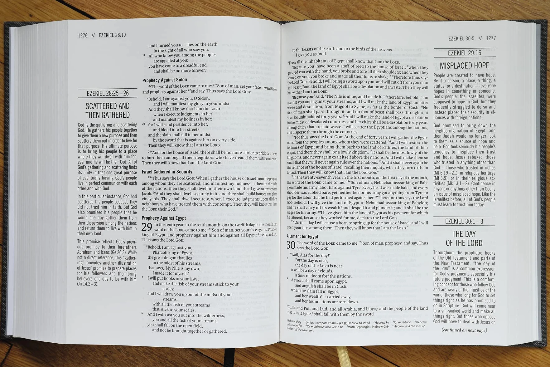 The Jesus Bible, ESV Edition, Cloth Over Board, Grey: English Standard Version, Charcoal, Cloth over Board