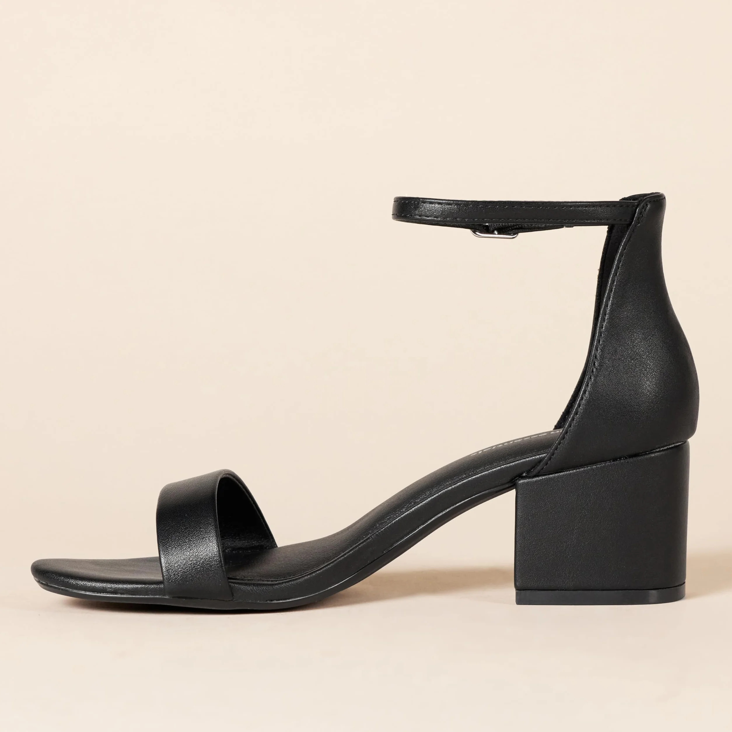 Amazon Essentials Kobiety Two Strap Heeled SandalSandały na obcasach