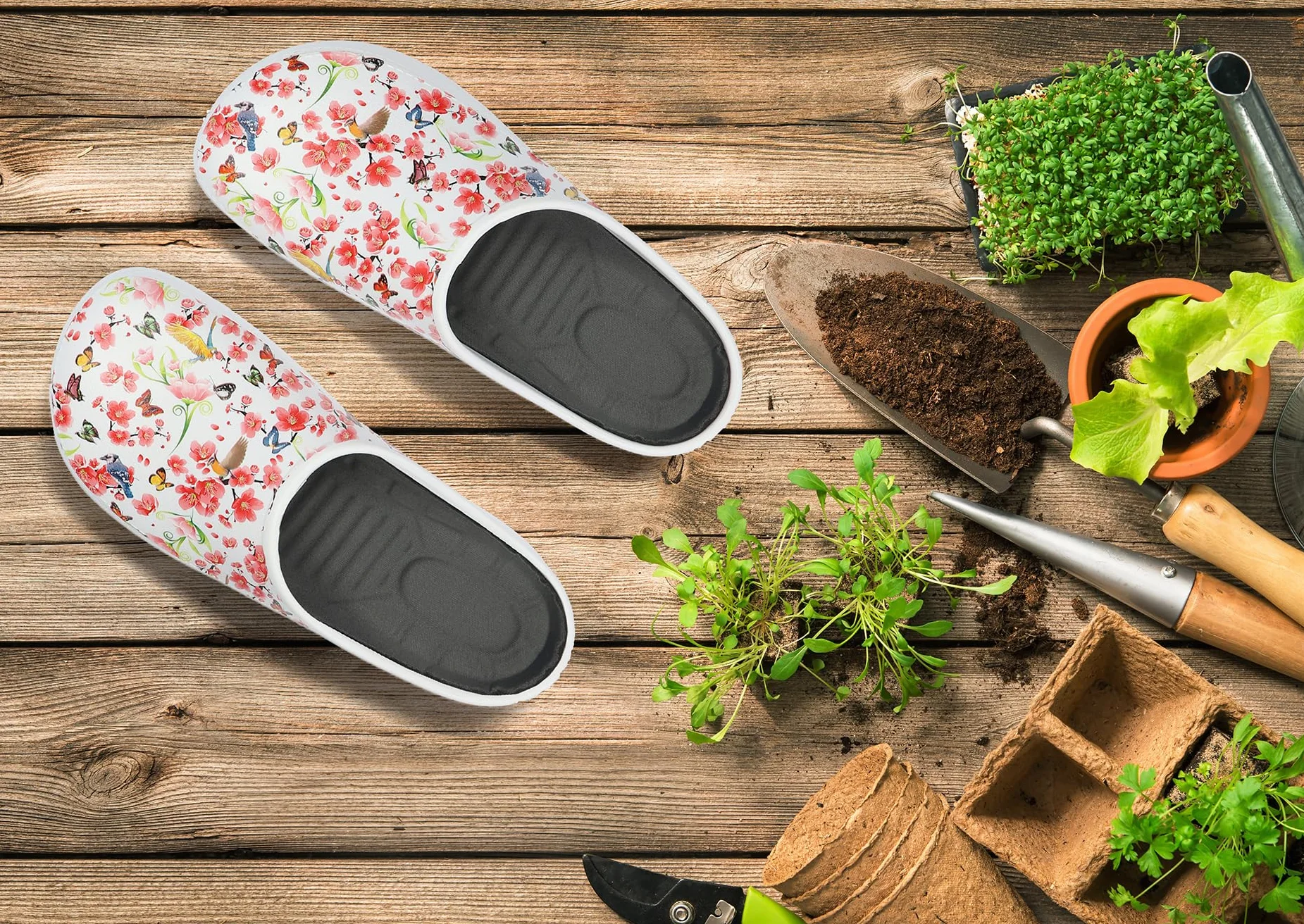 BeComfy Damskie i Męskie Chodaki Piankowe Bardzo Lekkie Klapki Unisex Zakryte Moro lub Kwiatki 36-46 EU