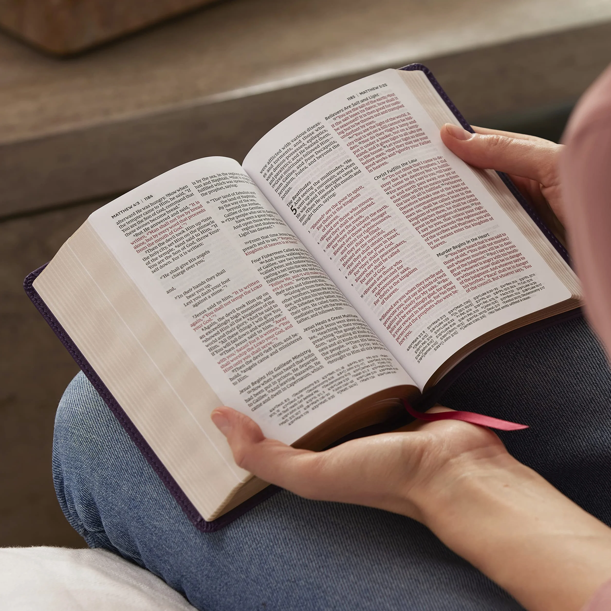 NKJV Compact Paragraph-Style Bible W/ 43,000 Cross References, Brown Leathersoft, Red Letter, Comfort Print: Holy Bible, New King James Version: Holy Bible, New King James Version