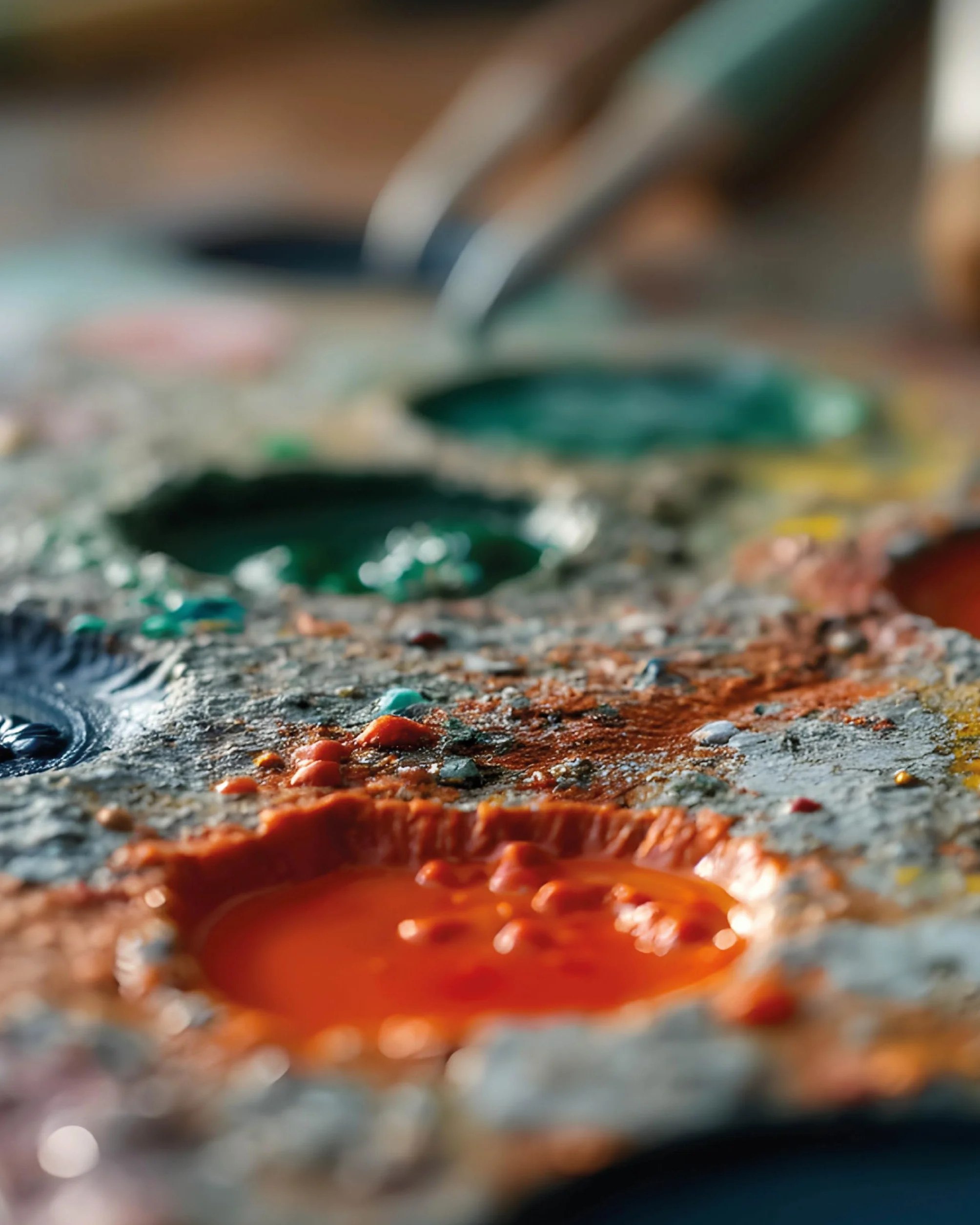 The Natural Pigment Handbook: A Maker's Guide to the Art, Stories and Recipes for Creating Paint
