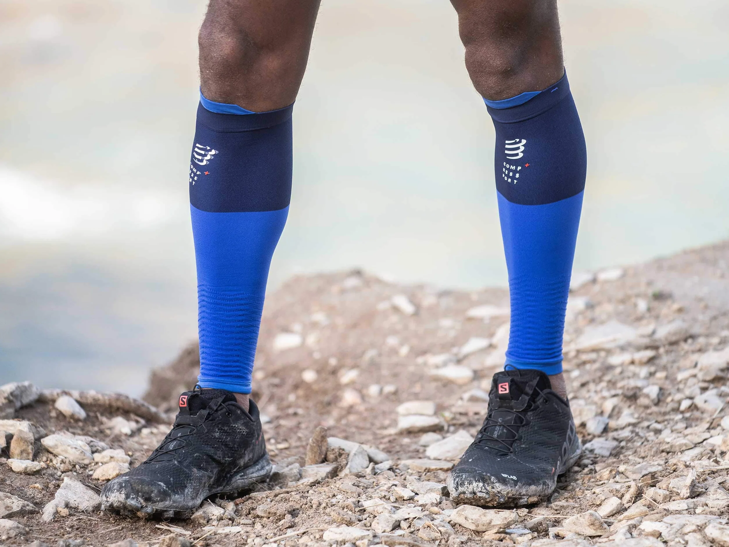 Compressport - bandaż kompresyjny na łydki – R2V2 – ochrona mięśni, wydajność i rekreacja do uprawiania sportu – ultralekki i antystatyczny – bieganie, jazda na rowerze, do jazdy na rowerze i