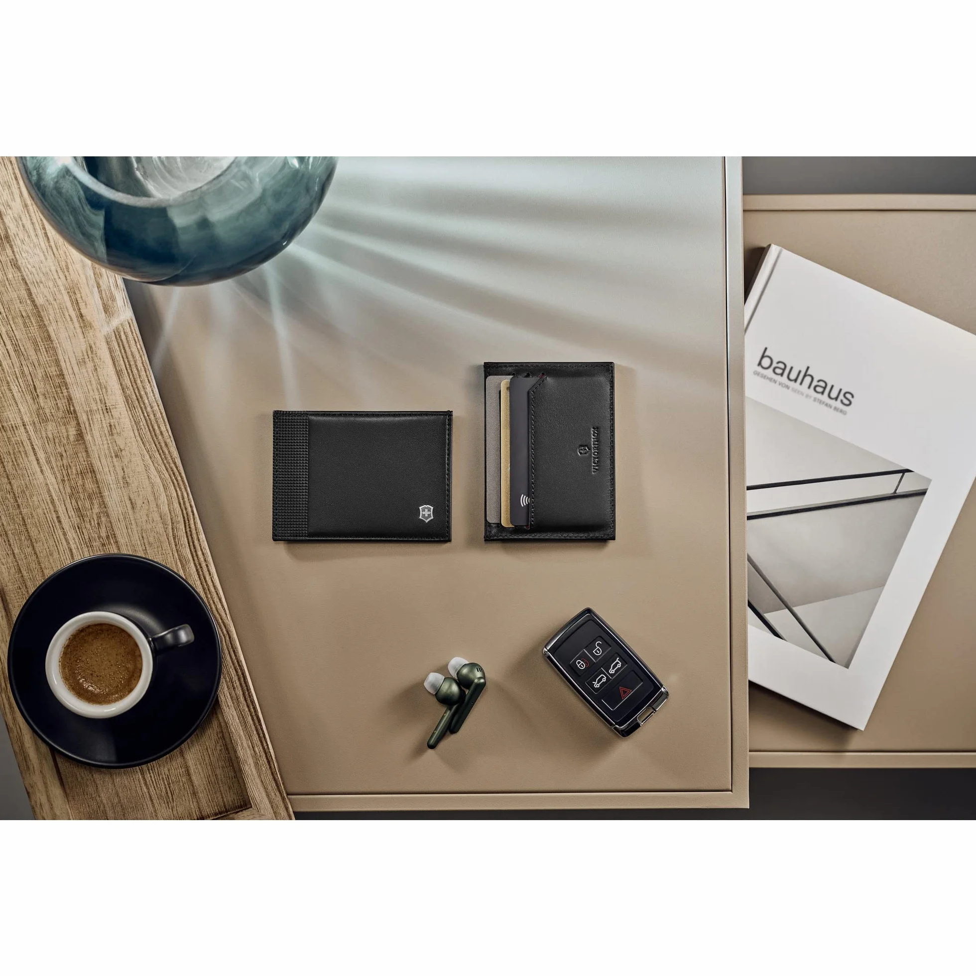 Victorinox Altius Alox Slim Wallet, skórzany portfel z ochroną RFID, dla kobiet i mężczyzn, portfel z przegródkami na karty, Czarny, Card Case, Etui na karty