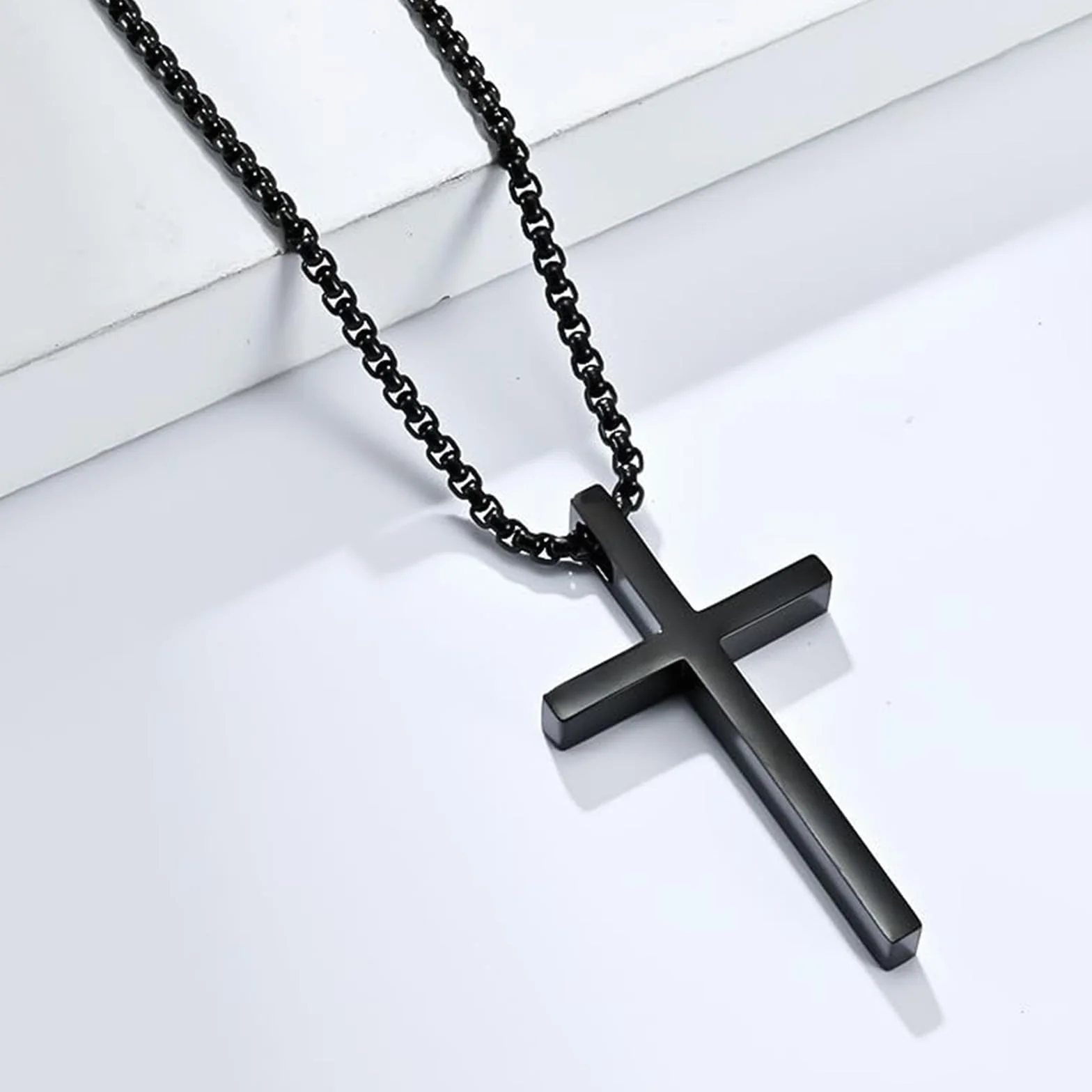 Moguri Naszyjnik z krzyżykiem dla mężczyzn, 60 cm, ze stali nierdzewnej, wisiorek, łańcuszek, biżuteria, pudełko prezentowe dla chłopców, zawiera 1 łańcuszek zastępczy o długości 45 cm, czarny