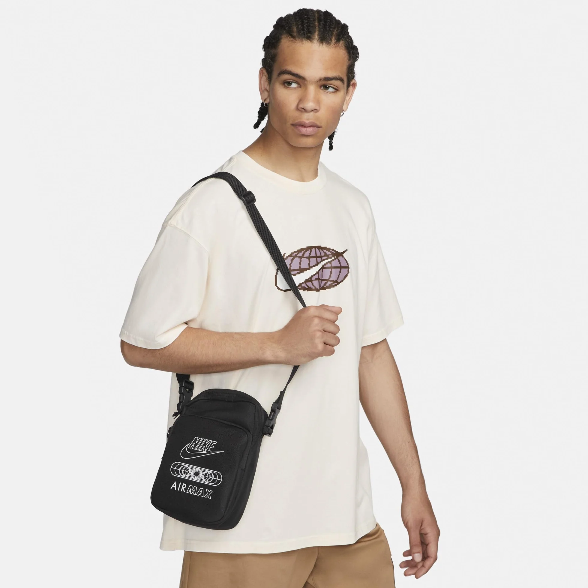 NIKE Air Max Heritage torba crossbody (4 litry) – czarna torba na ramię na siłownię, czarny/biały