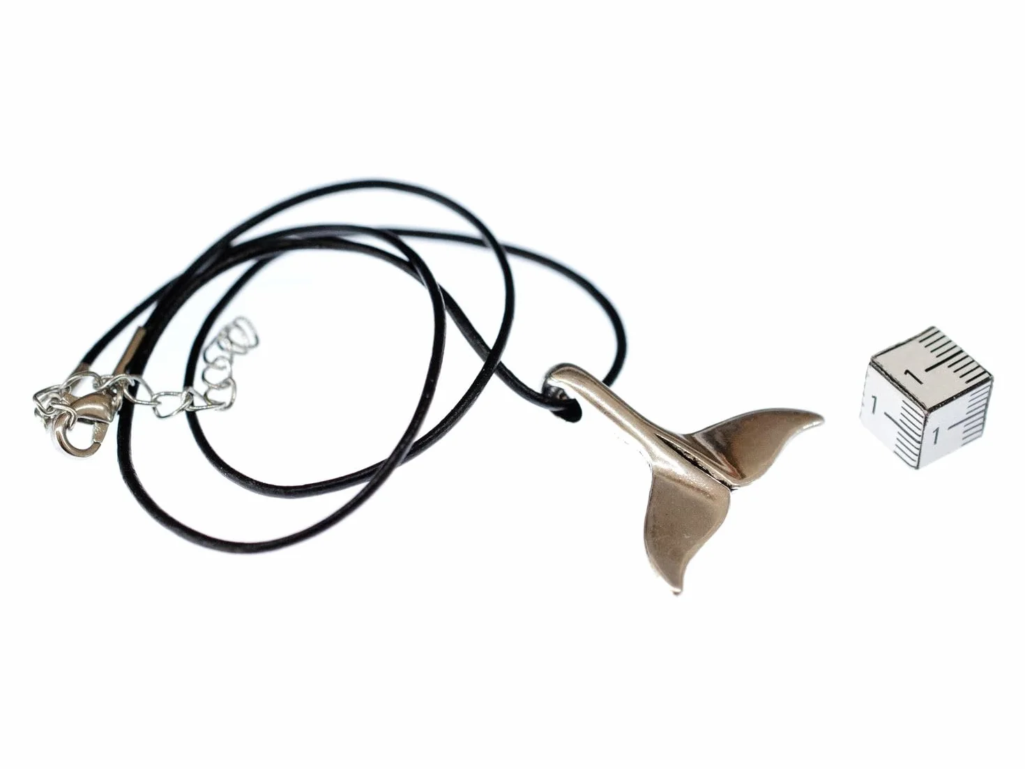 Miniblings Skórzany naszyjnik z płetwą wieloryba 45 cm klapa ryba morze ocean zwierzę delfin, 30mm, Metal Skóra, Nieznany