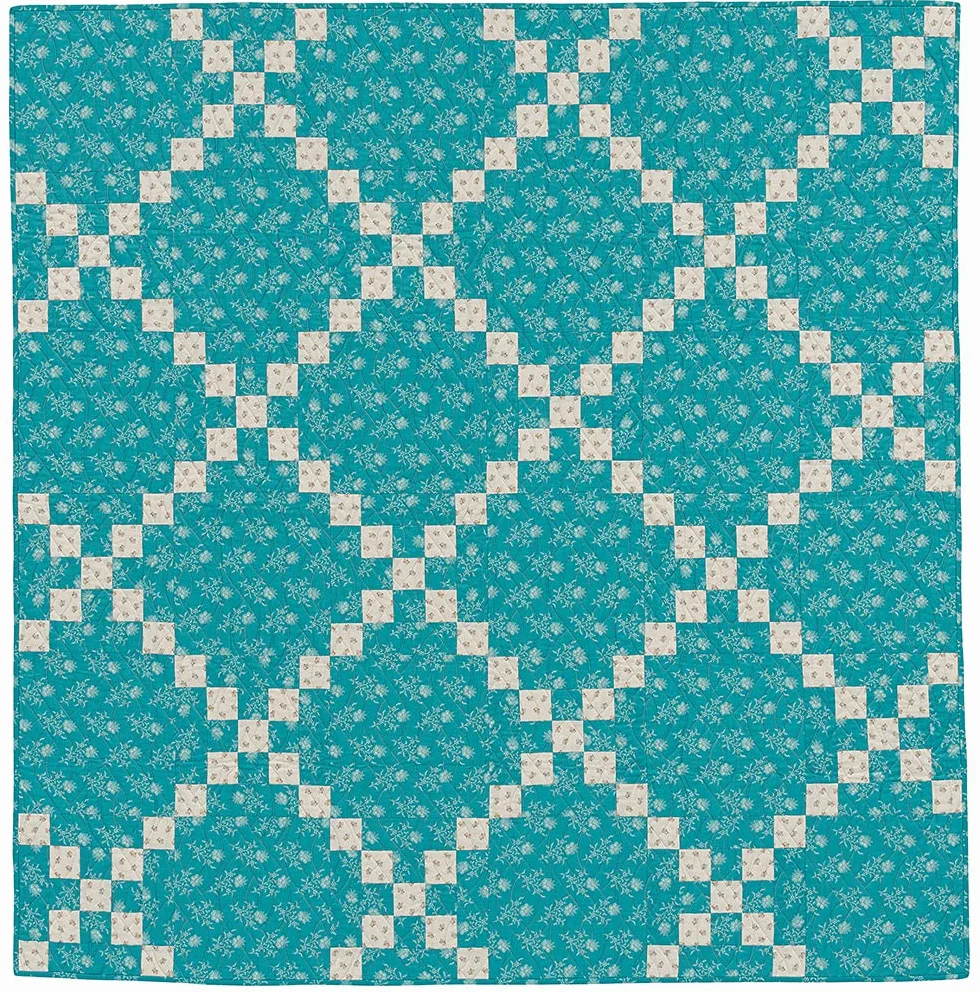 A Season in Blue: 16 Quilt Patterns and a Cozy Cabin Full of Inspiration