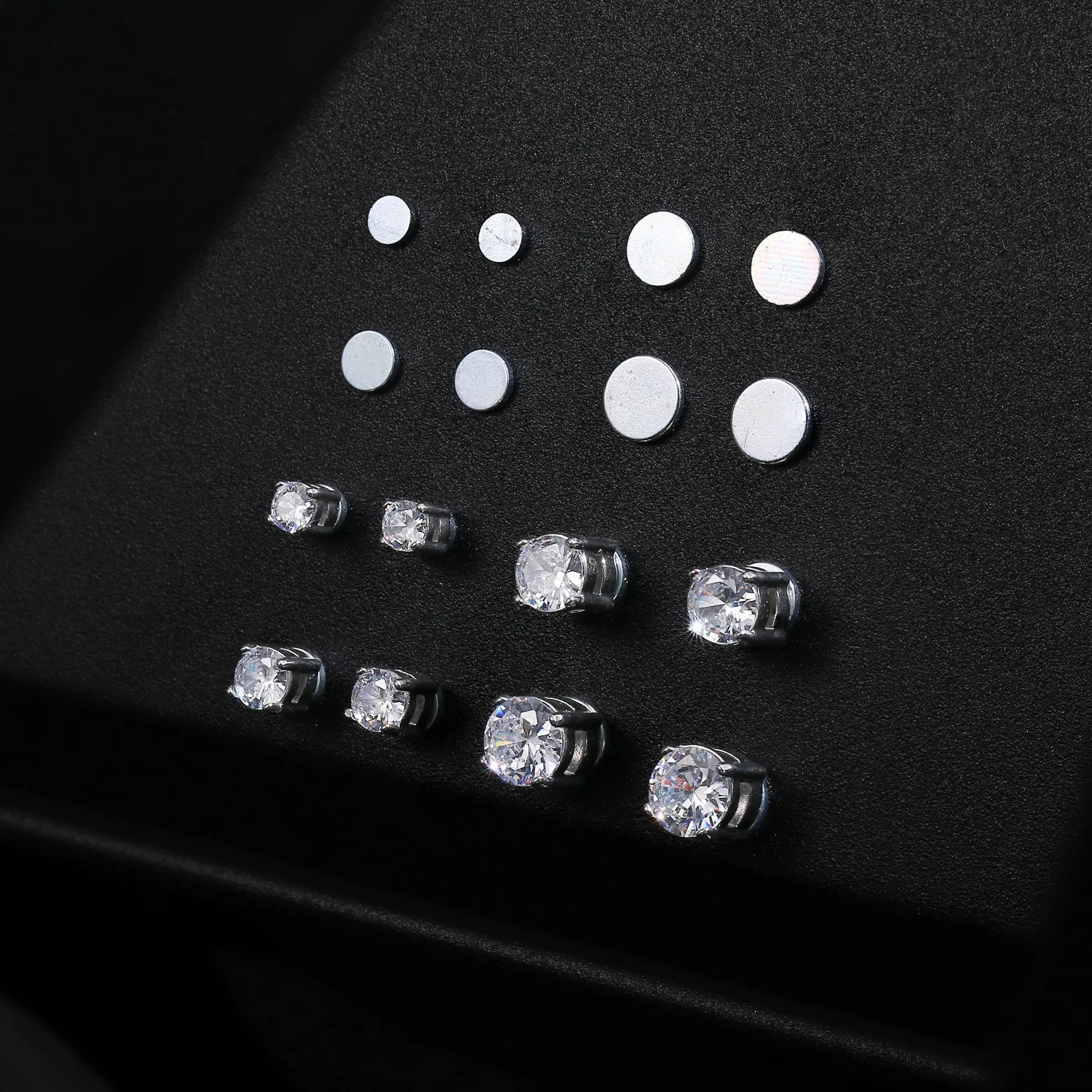 YADOCA 4 pary magnetycznych kolczyków ze stali nierdzewnej dla mężczyzn i kobiet bez piercingu. Klips do uszu cyrkonia 4-7 mm