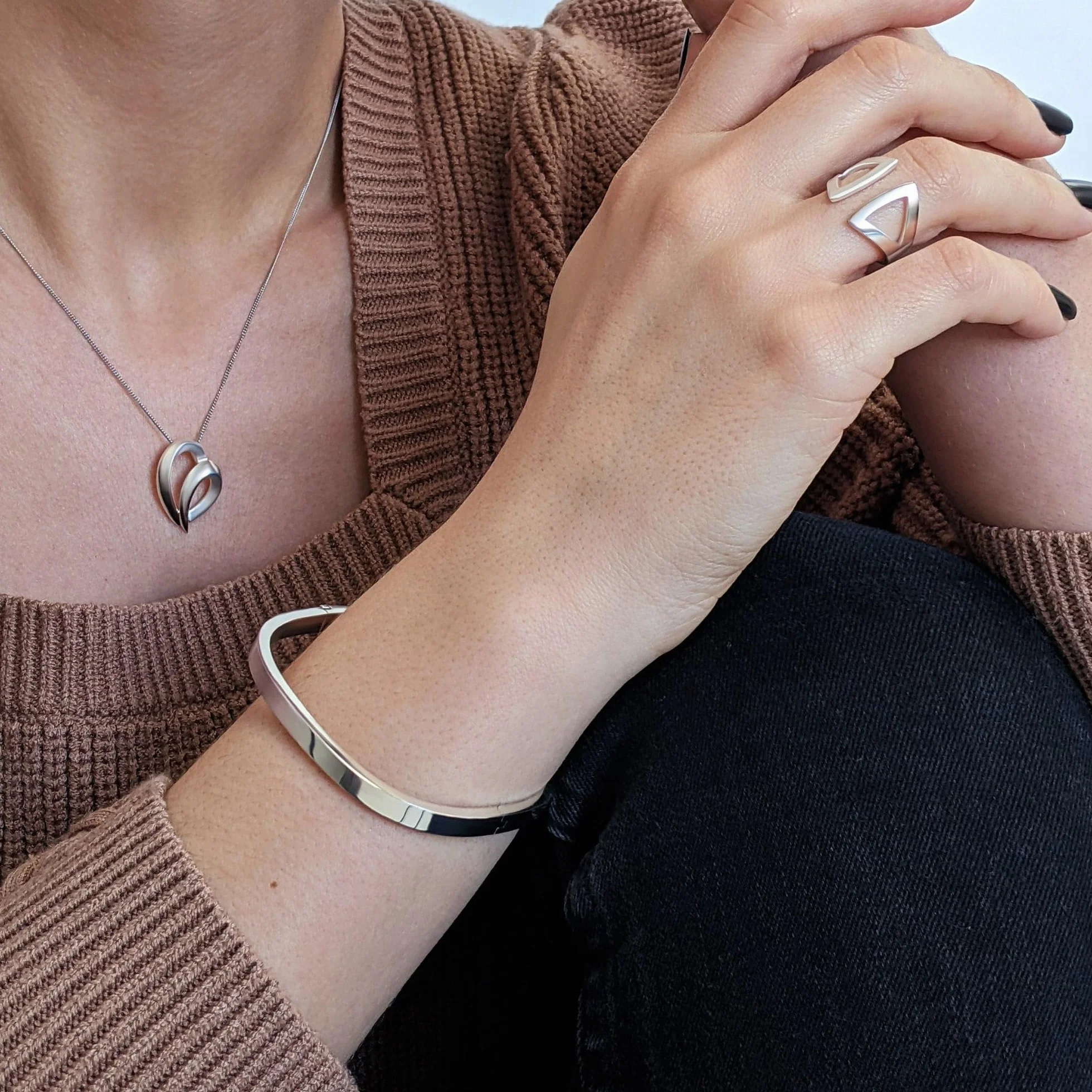 Silverly Kwadratowa bransoletka 5,2 mm z zawiasem z litego srebra próby 925 | elegancka bransoletka ze srebra wysokiej próby z kwadratową rurką | prezent urodzinowy dla mamy cioci